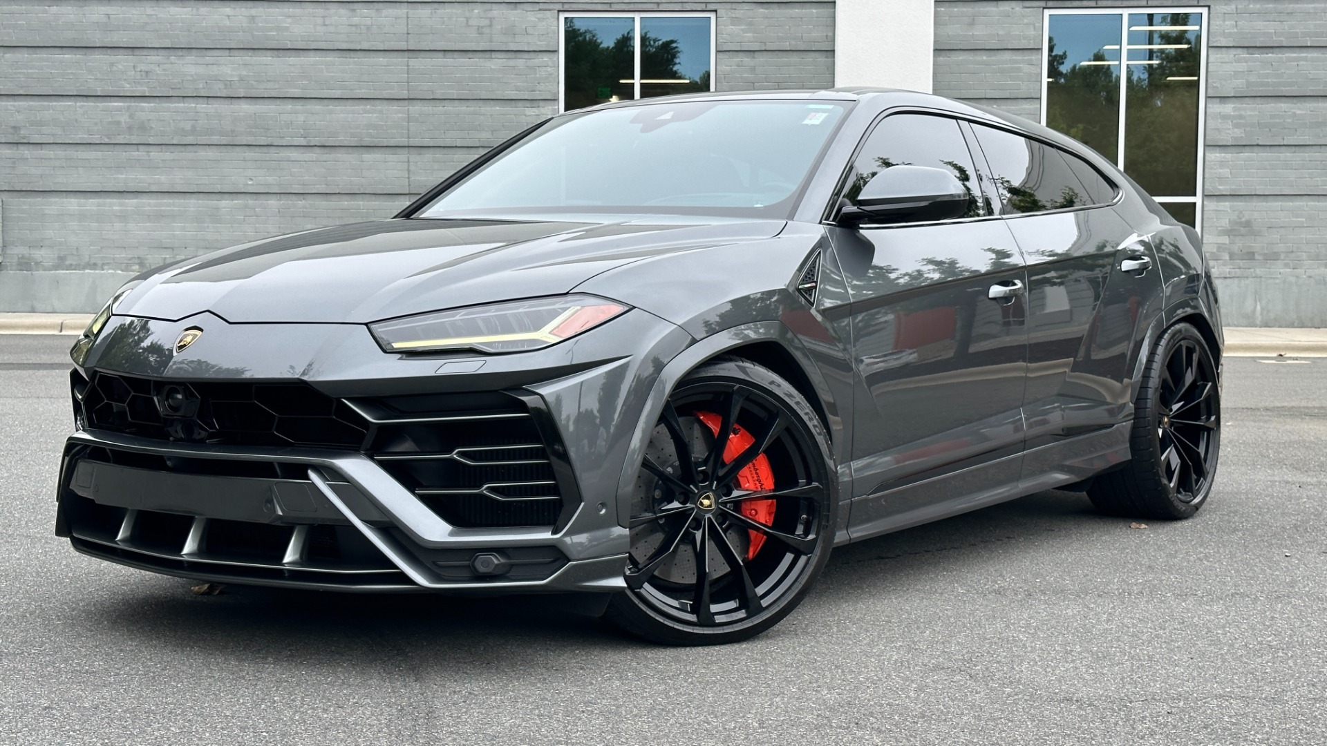 Used 2019 Lamborghini Urus V8 TWIN TURBO / RARE INTERIOR / FULL LEATHER / REAR ENTERTAINMENT for sale $189,995 at Formula Imports in Charlotte NC 28227 51