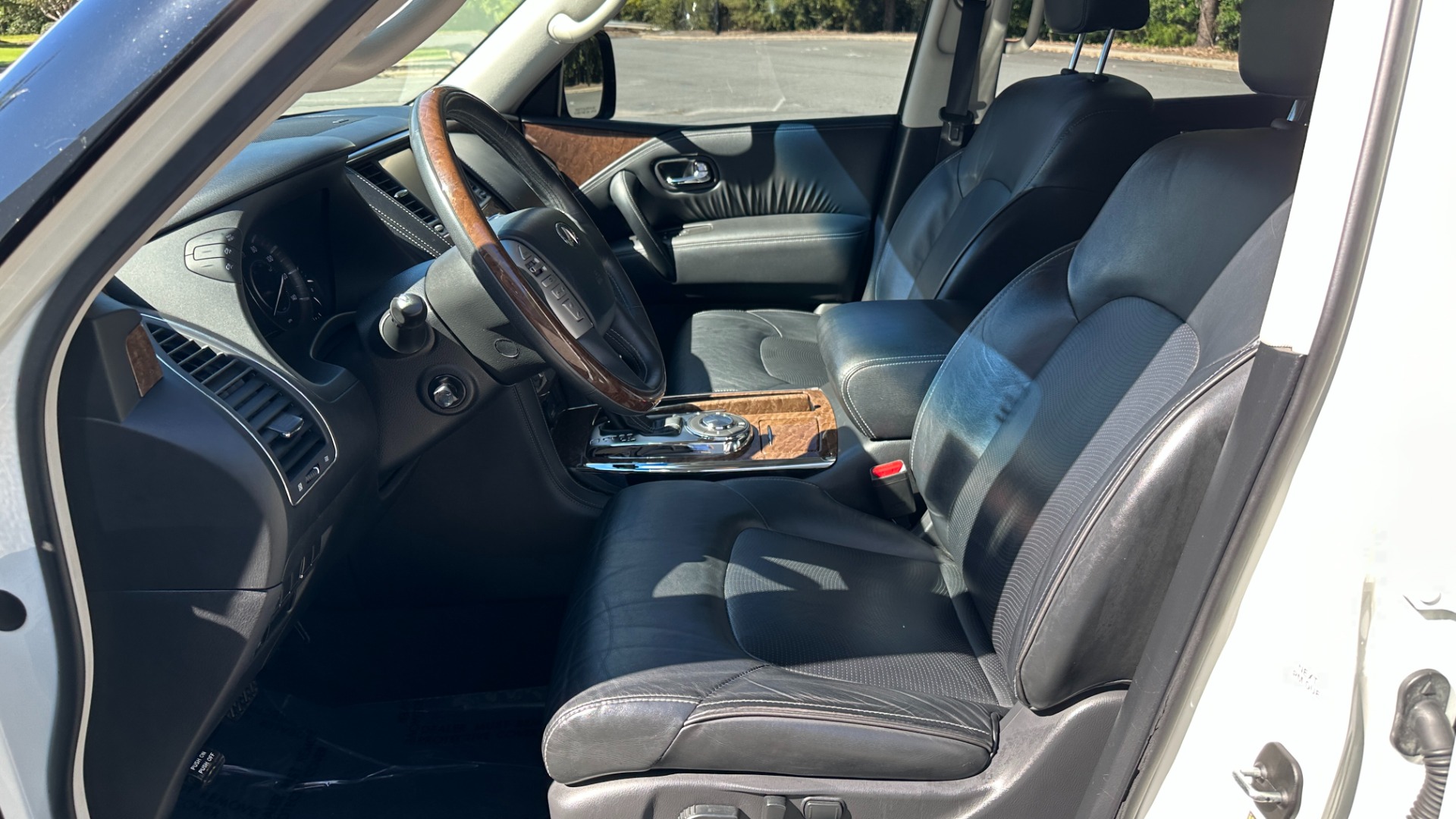 Used 2017 INFINITI QX80 SIGNATURE EDITION / 3 ROW SEATING / NAV / LEATHER for sale Sold at Formula Imports in Charlotte NC 28227 12