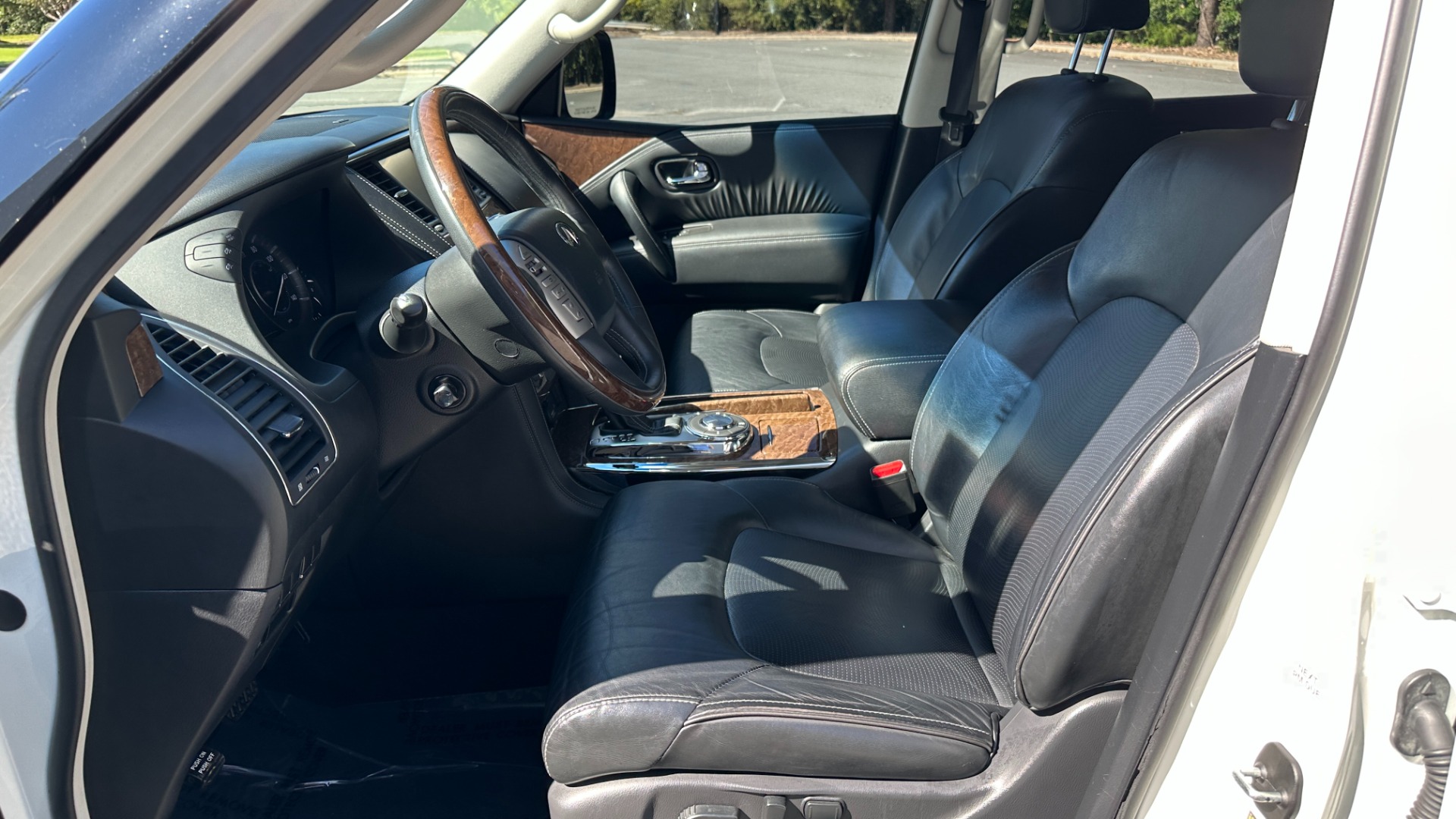 Used 2017 INFINITI QX80 SIGNATURE EDITION / 3 ROW SEATING / NAV / LEATHER for sale $25,995 at Formula Imports in Charlotte NC 28227 12