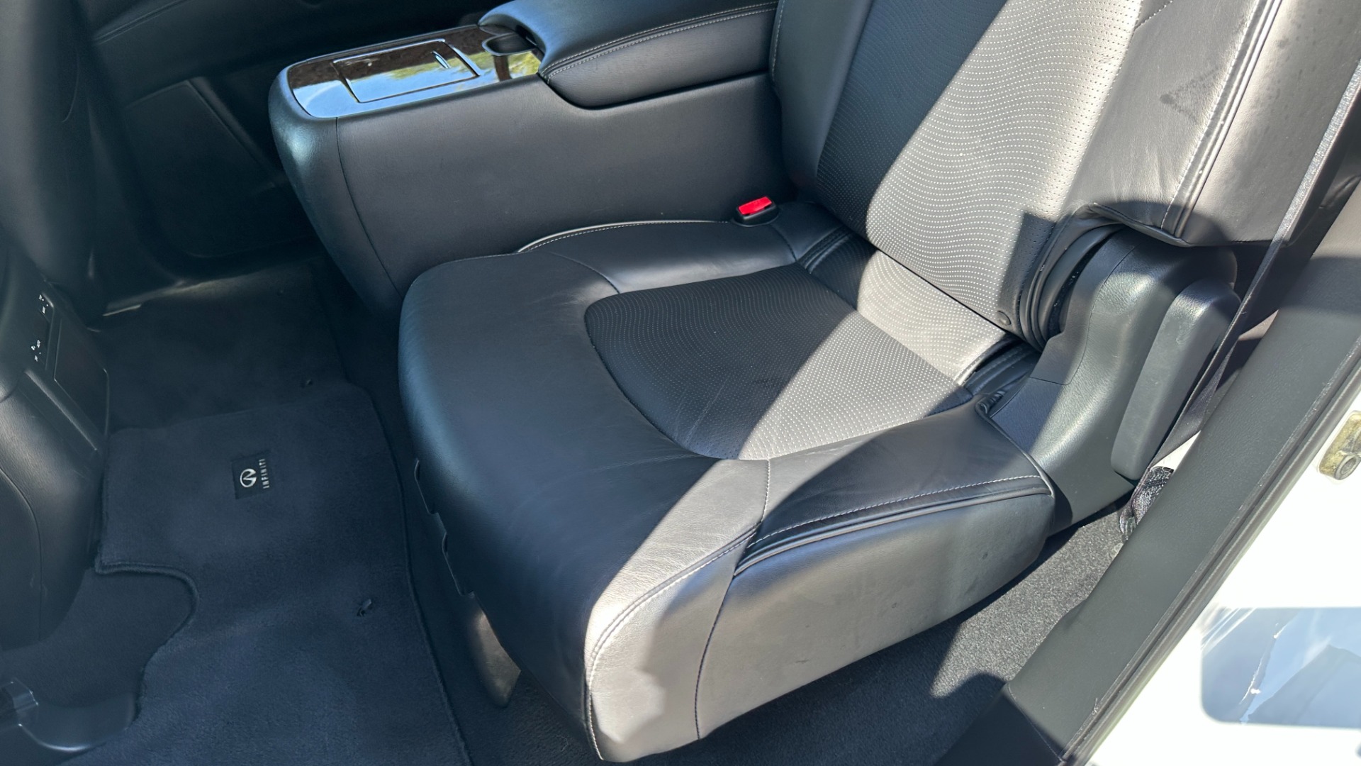 Used 2017 INFINITI QX80 SIGNATURE EDITION / 3 ROW SEATING / NAV / LEATHER for sale $25,995 at Formula Imports in Charlotte NC 28227 26