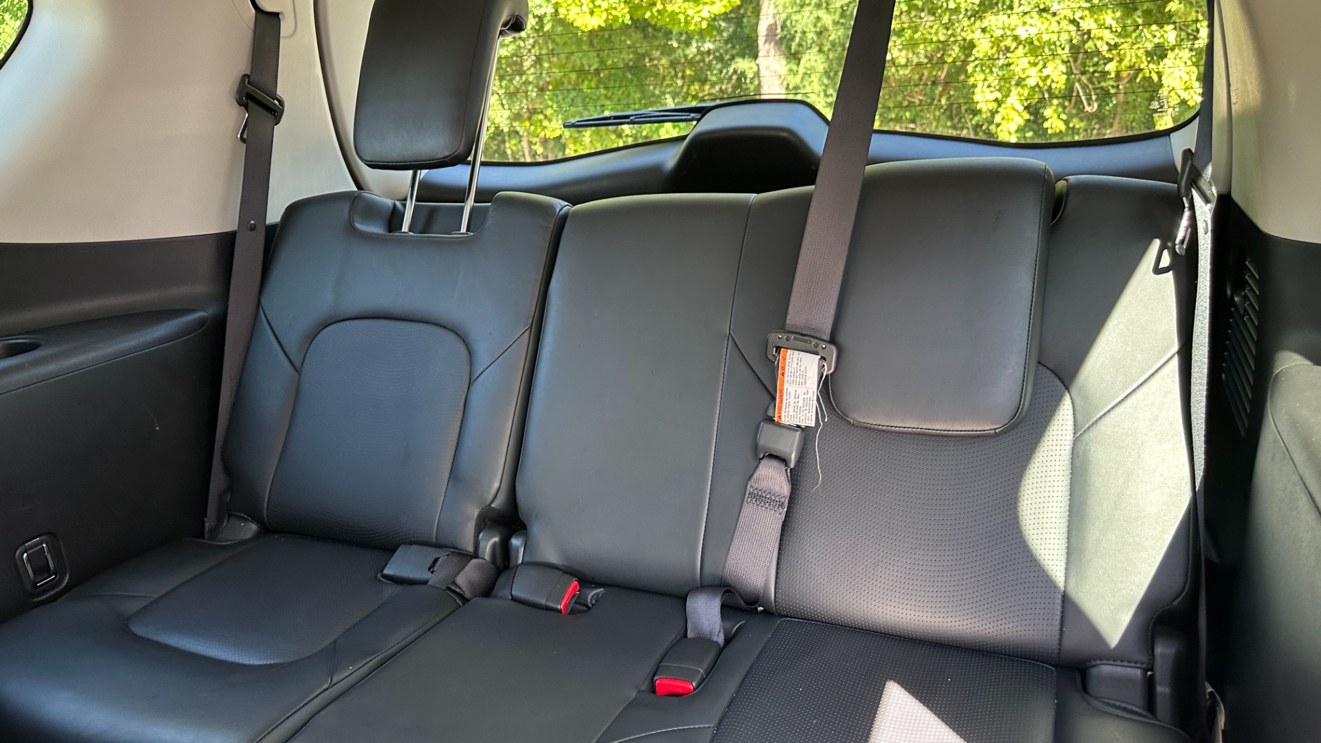 Used 2017 INFINITI QX80 SIGNATURE EDITION / 3 ROW SEATING / NAV / LEATHER for sale Sold at Formula Imports in Charlotte NC 28227 27