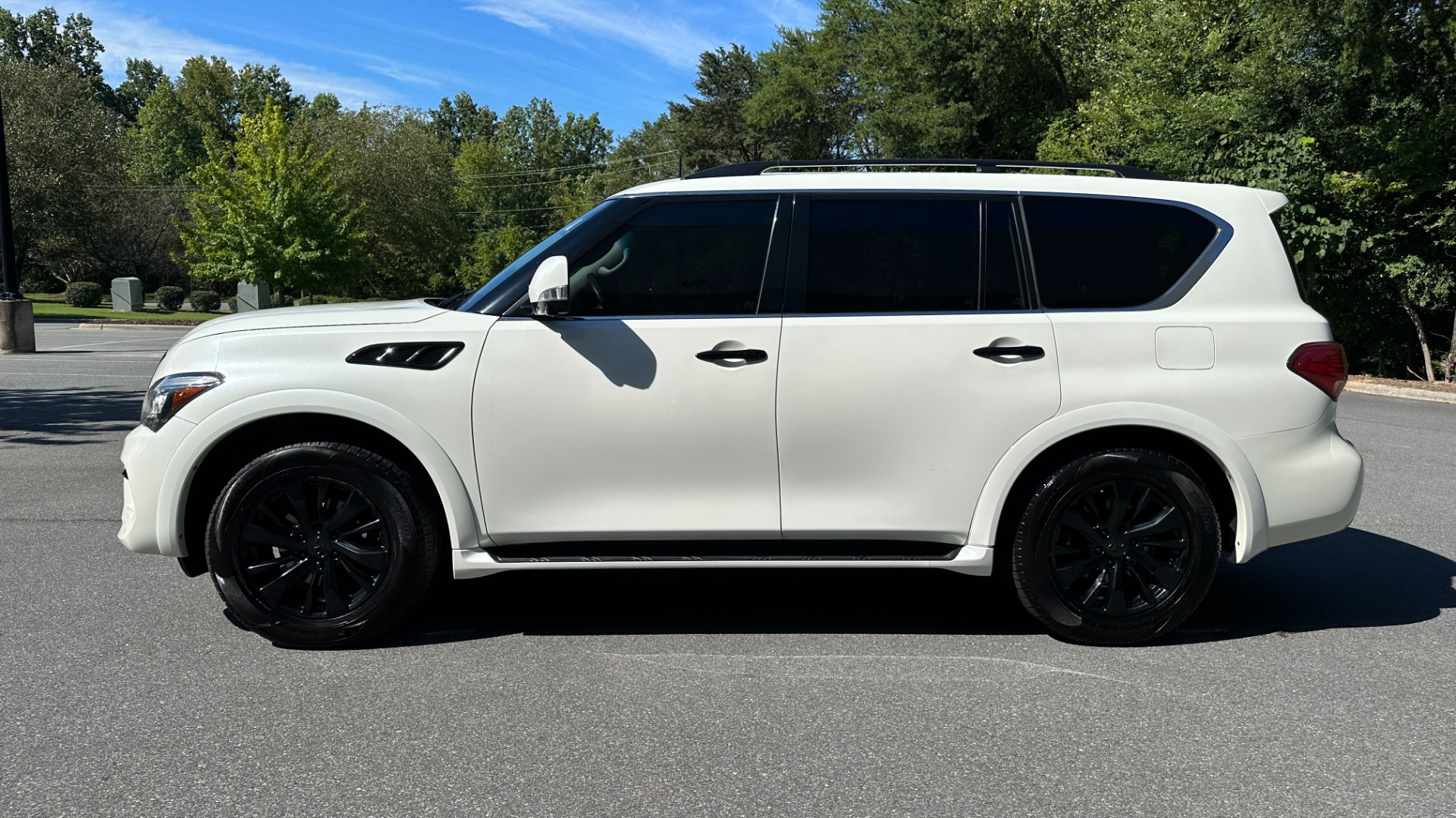 Used 2017 INFINITI QX80 SIGNATURE EDITION / 3 ROW SEATING / NAV / LEATHER for sale $25,995 at Formula Imports in Charlotte NC 28227 3