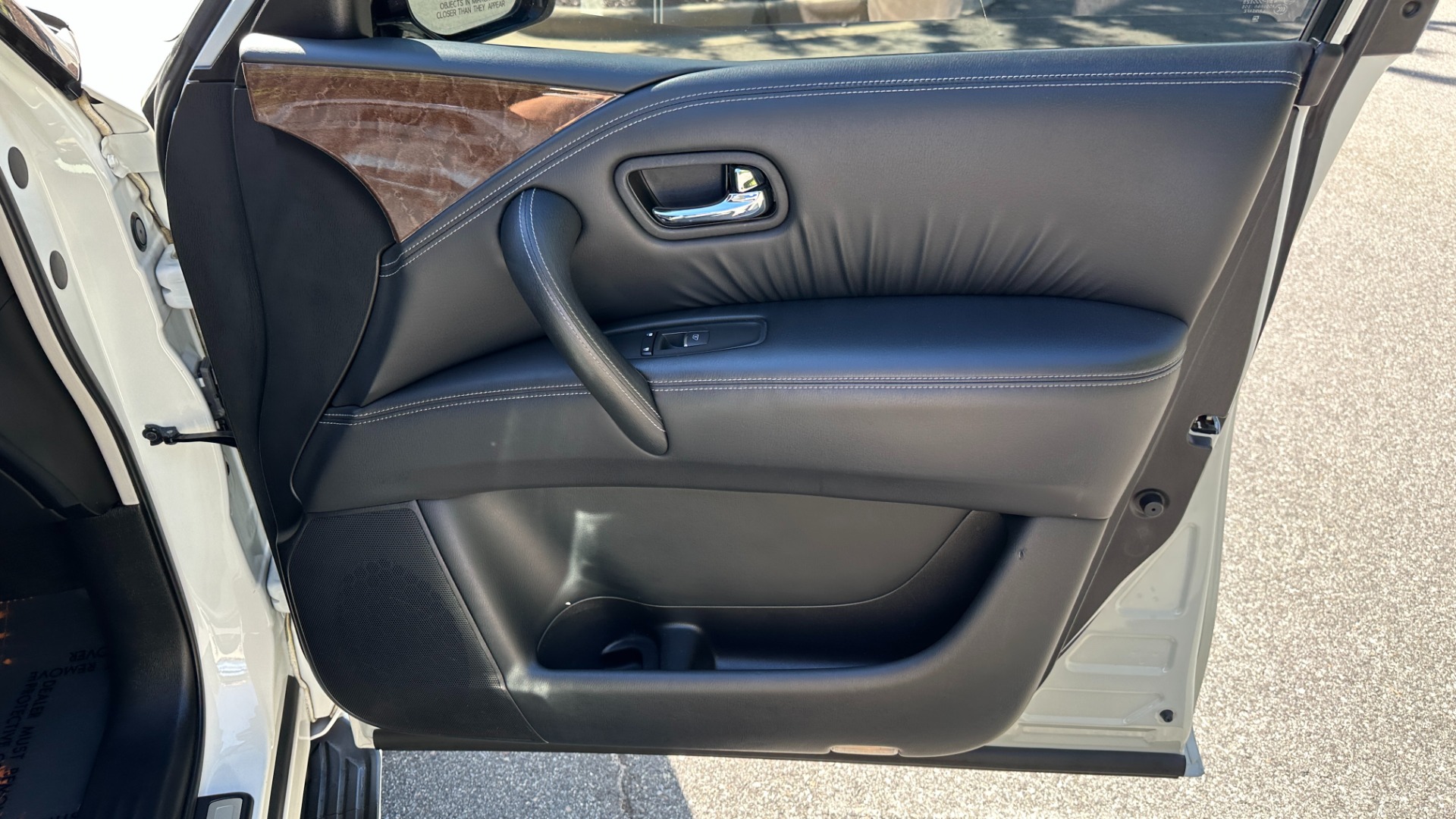Used 2017 INFINITI QX80 SIGNATURE EDITION / 3 ROW SEATING / NAV / LEATHER for sale $25,995 at Formula Imports in Charlotte NC 28227 35