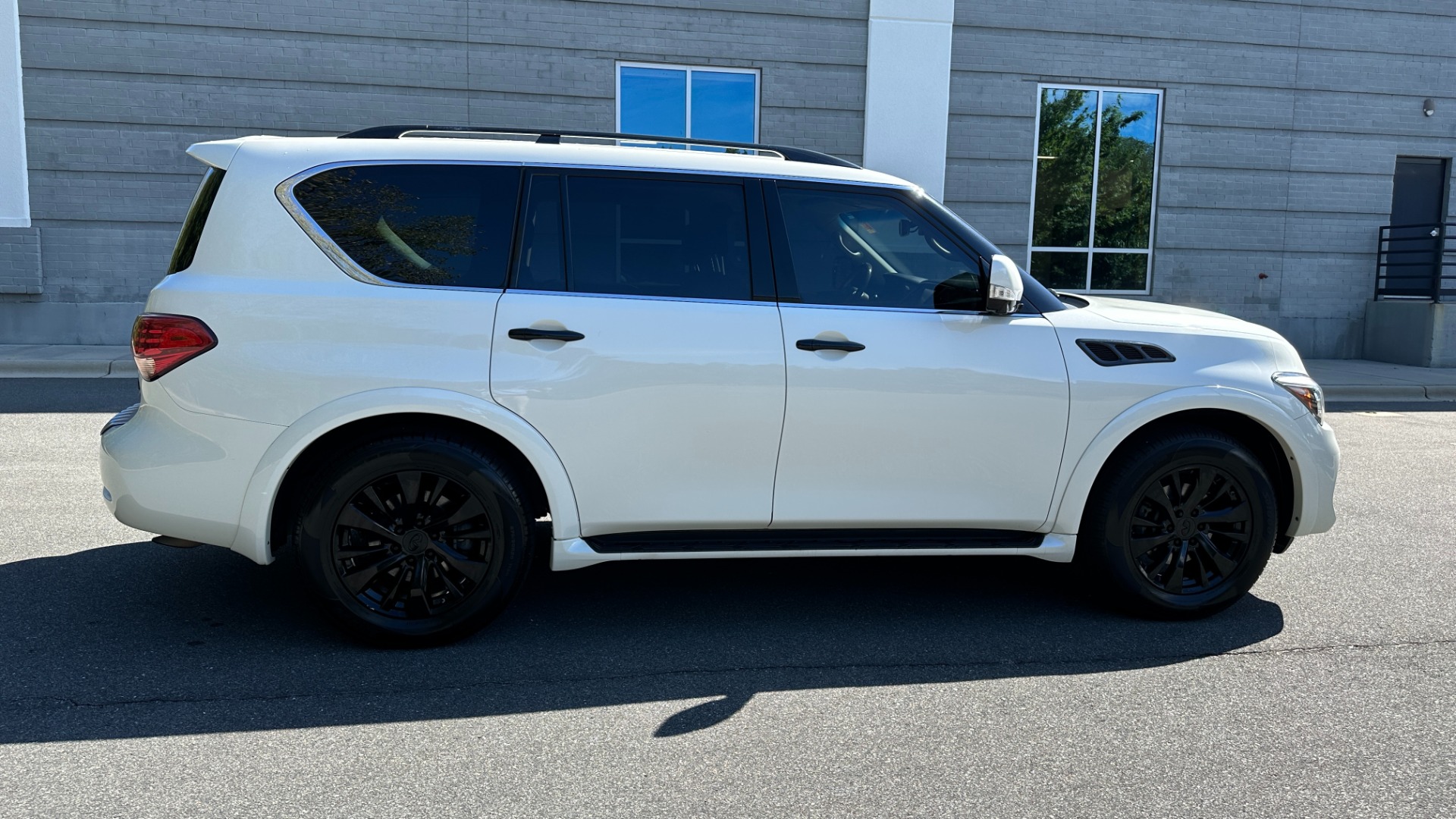 Used 2017 INFINITI QX80 SIGNATURE EDITION / 3 ROW SEATING / NAV / LEATHER for sale $25,995 at Formula Imports in Charlotte NC 28227 8