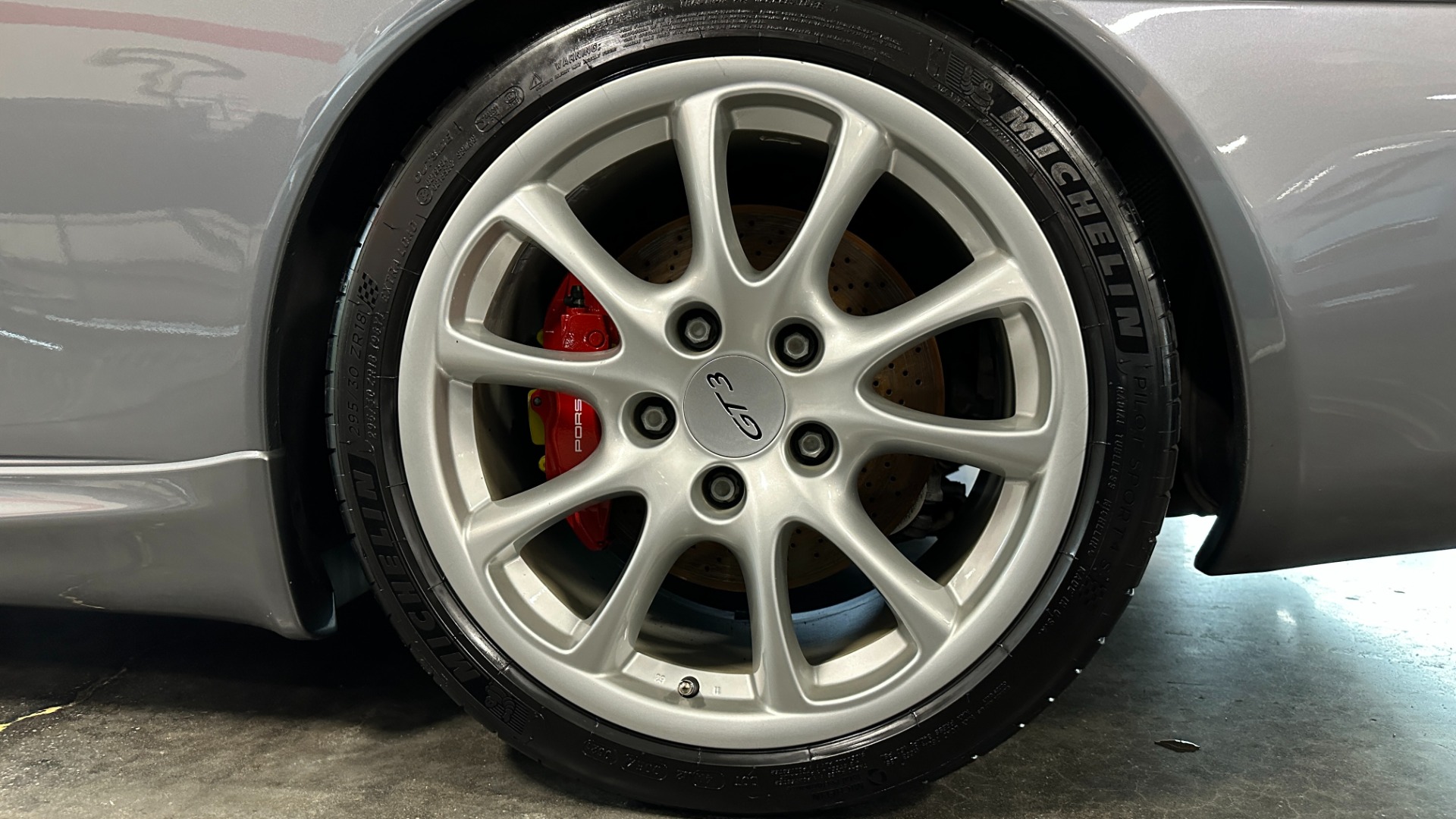 Used 2004 Porsche 911 GT3 / SPORTS SEATS / SERVICE BINDER / CLEAN DME for sale $121,900 at Formula Imports in Charlotte NC 28227 95