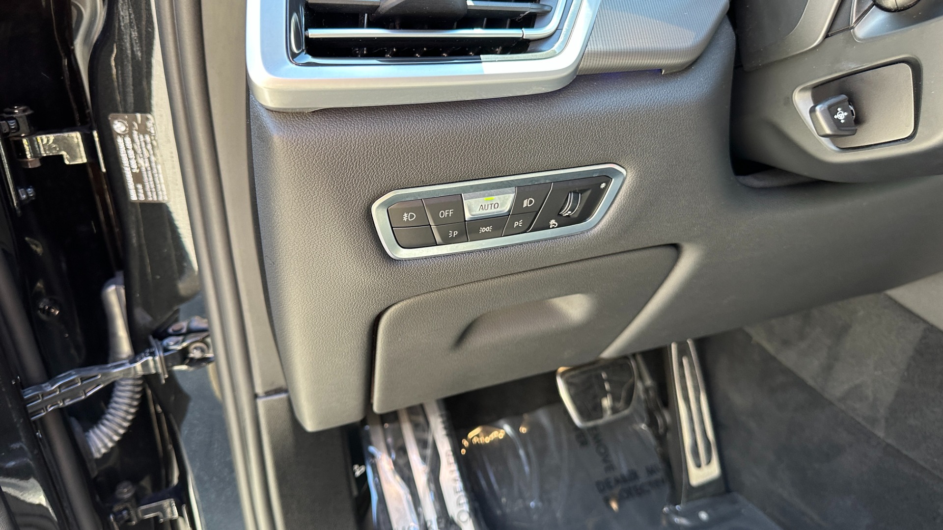 Used 2021 BMW X6 xDrive40i / M SPORT / PARKING ASSISTANCE / CONVENIENCE PKG for sale Sold at Formula Imports in Charlotte NC 28227 17