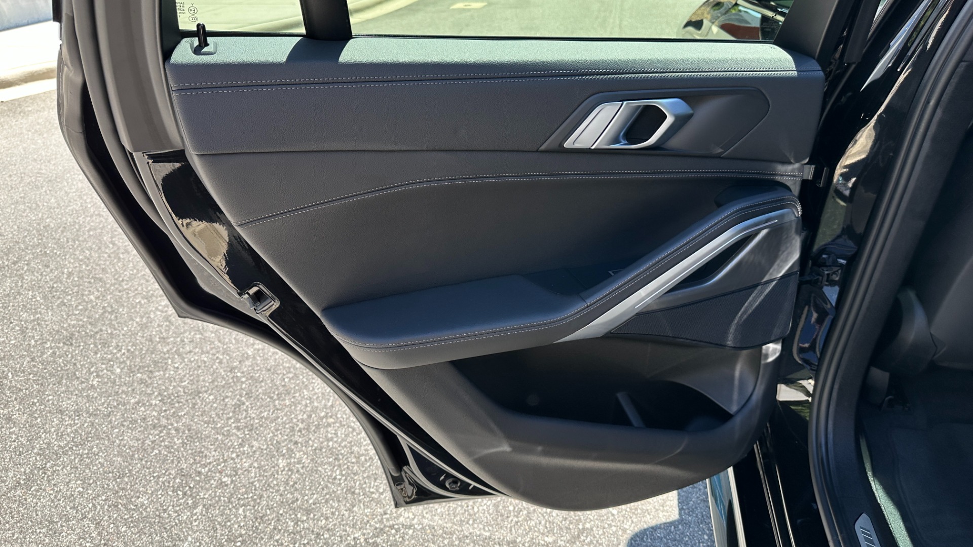 Used 2021 BMW X6 xDrive40i / M SPORT / PARKING ASSISTANCE / CONVENIENCE PKG for sale Sold at Formula Imports in Charlotte NC 28227 26
