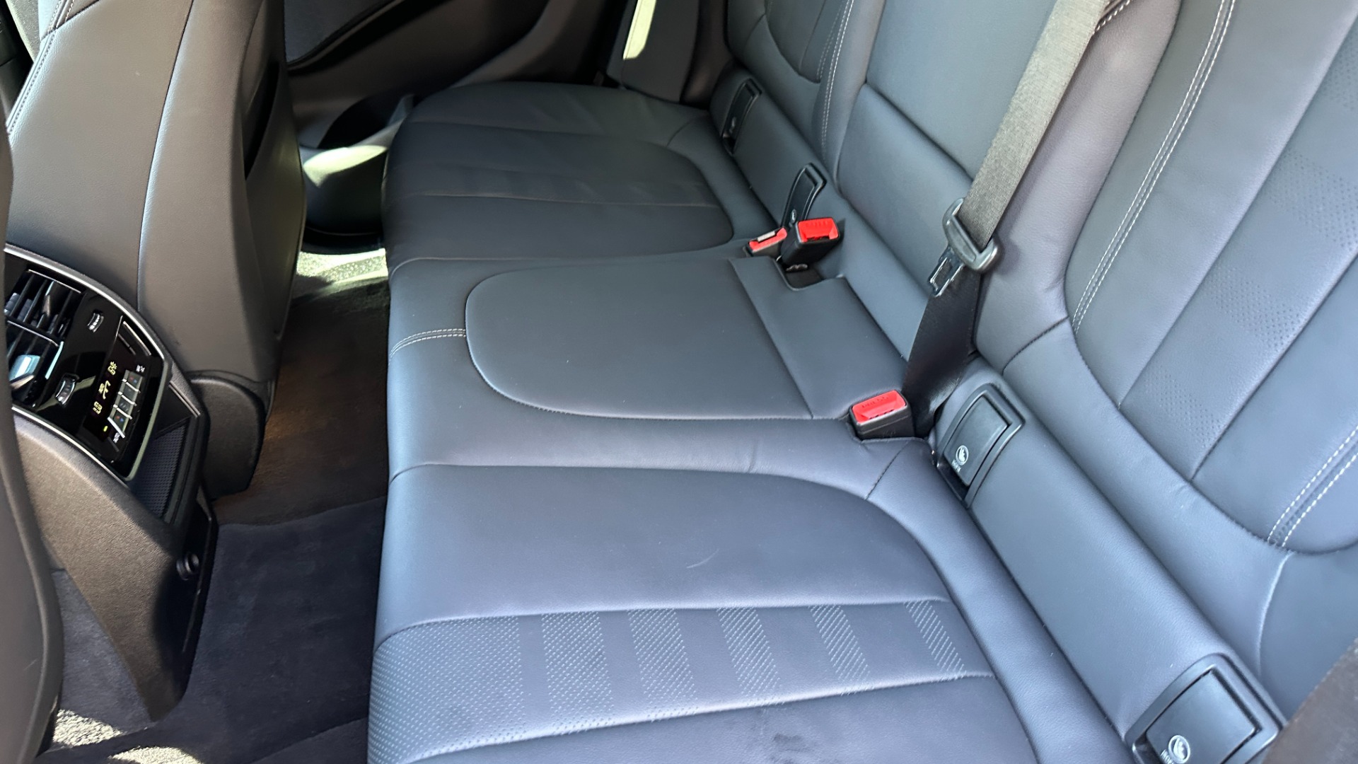 Used 2021 BMW X6 xDrive40i / M SPORT / PARKING ASSISTANCE / CONVENIENCE PKG for sale Sold at Formula Imports in Charlotte NC 28227 29
