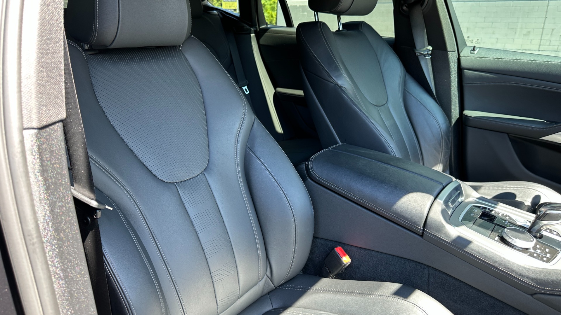 Used 2021 BMW X6 xDrive40i / M SPORT / PARKING ASSISTANCE / CONVENIENCE PKG for sale Sold at Formula Imports in Charlotte NC 28227 39