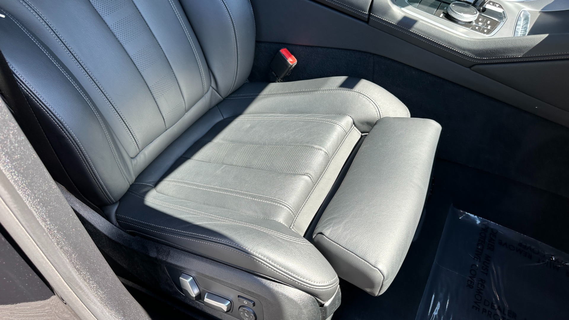 Used 2021 BMW X6 xDrive40i / M SPORT / PARKING ASSISTANCE / CONVENIENCE PKG for sale Sold at Formula Imports in Charlotte NC 28227 40