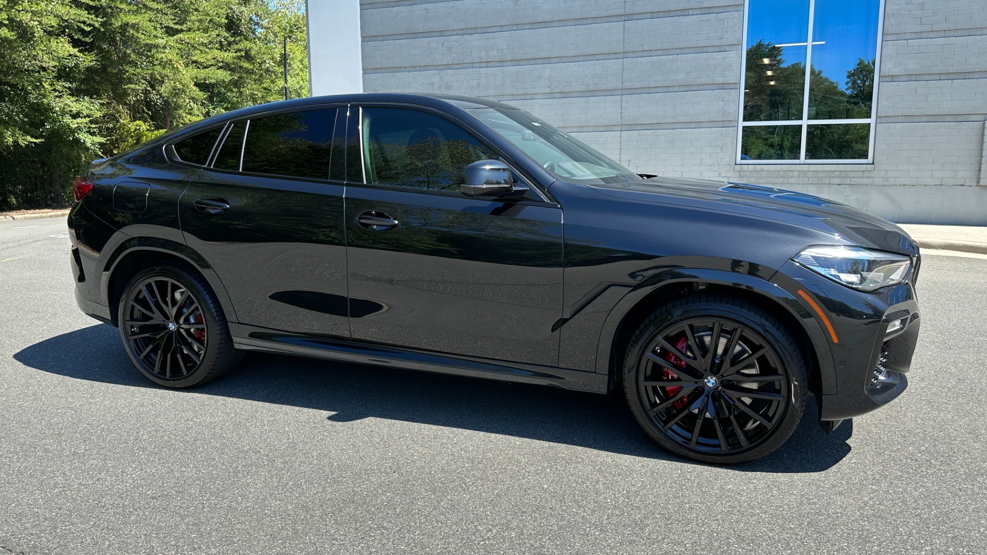 Used 2021 BMW X6 xDrive40i / M SPORT / PARKING ASSISTANCE / CONVENIENCE PKG for sale Sold at Formula Imports in Charlotte NC 28227 6