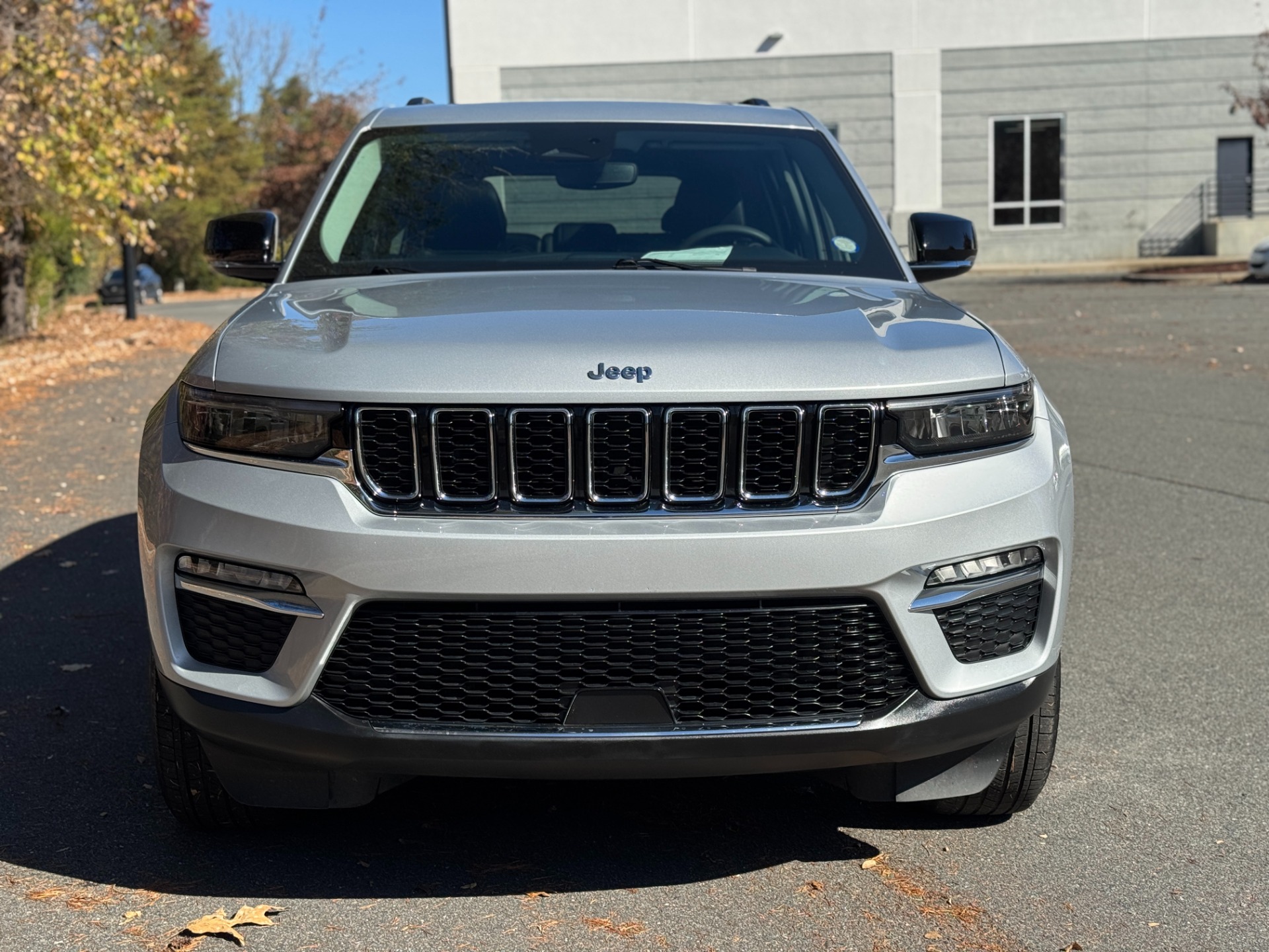 2022 Jeep Cherokee Limited 4xe photo 2