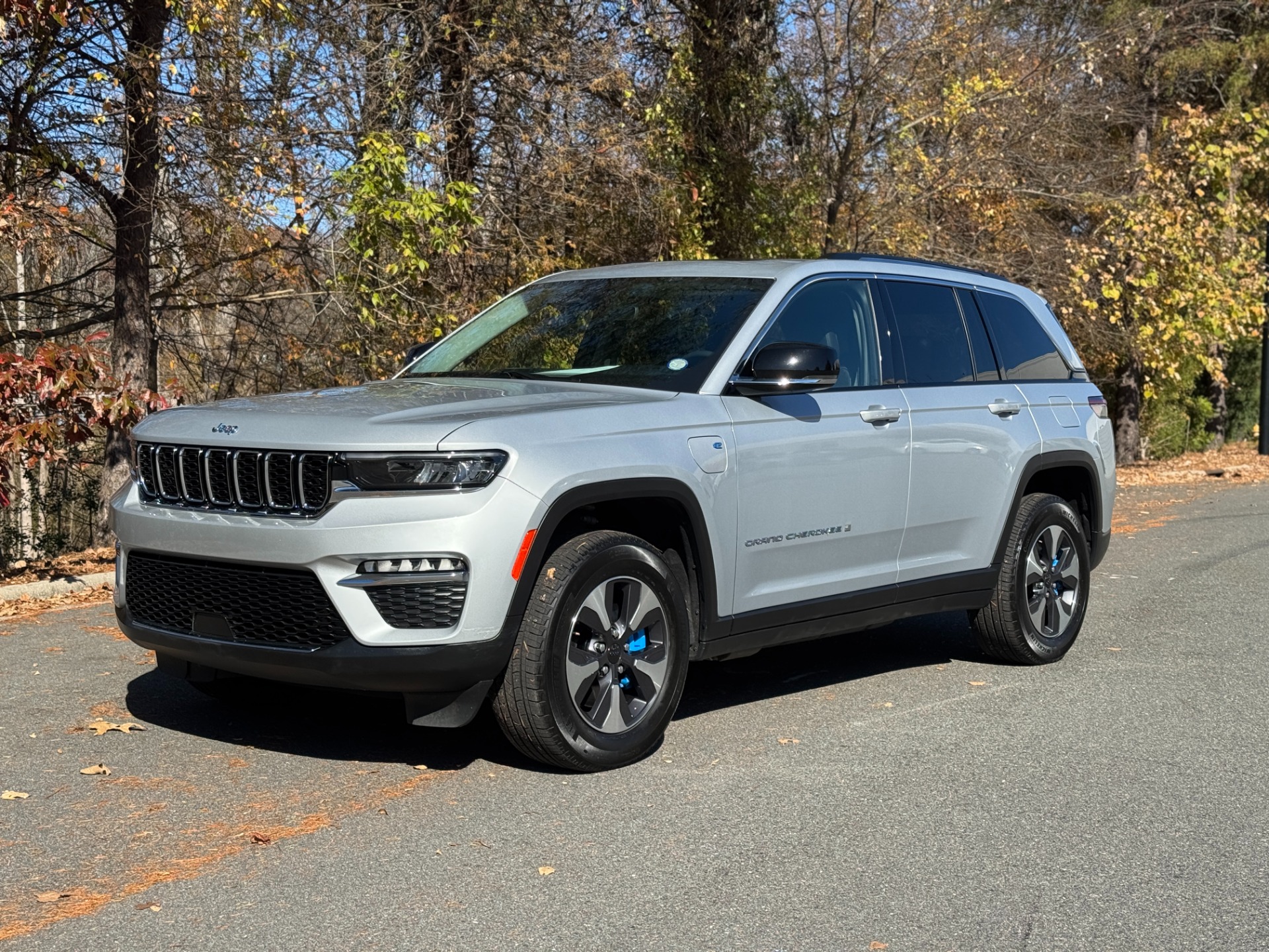 2022 Jeep Cherokee Limited 4xe photo 4