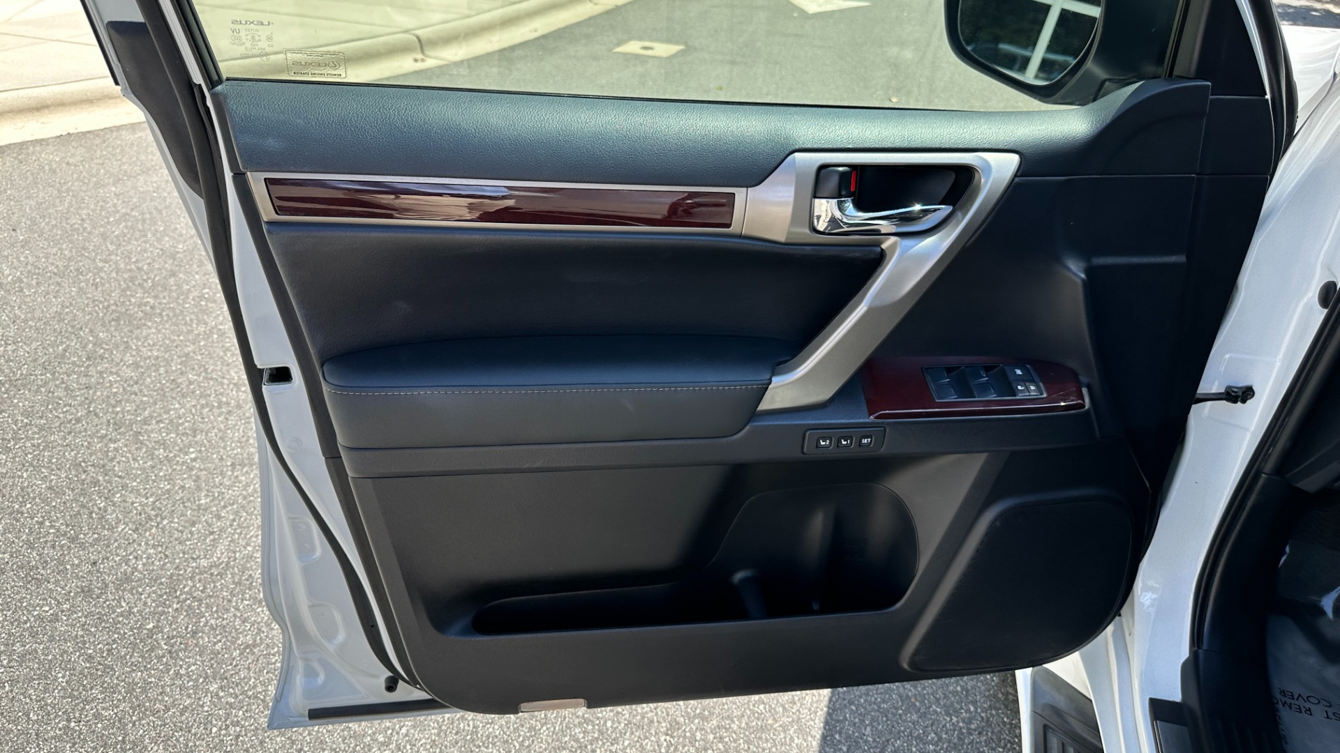 Used 2015 Lexus GX 460 LUXURY / MARK LEVINSON / ADJUSTABLE SUSPENSION / TOW HITCH / 3RD ROW for sale Sold at Formula Imports in Charlotte NC 28227 10