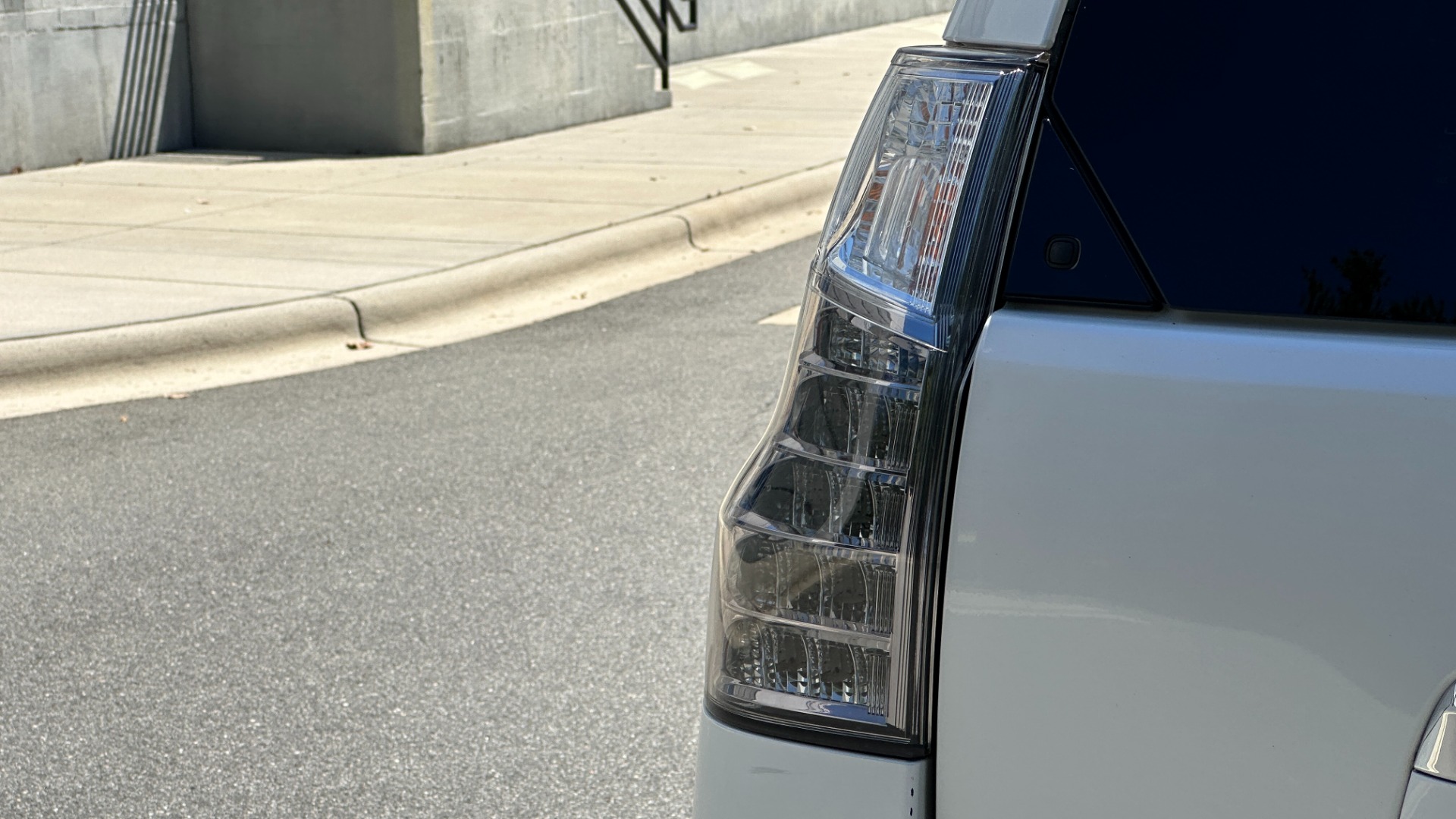 Used 2015 Lexus GX 460 LUXURY / MARK LEVINSON / ADJUSTABLE SUSPENSION / TOW HITCH / 3RD ROW for sale Sold at Formula Imports in Charlotte NC 28227 42