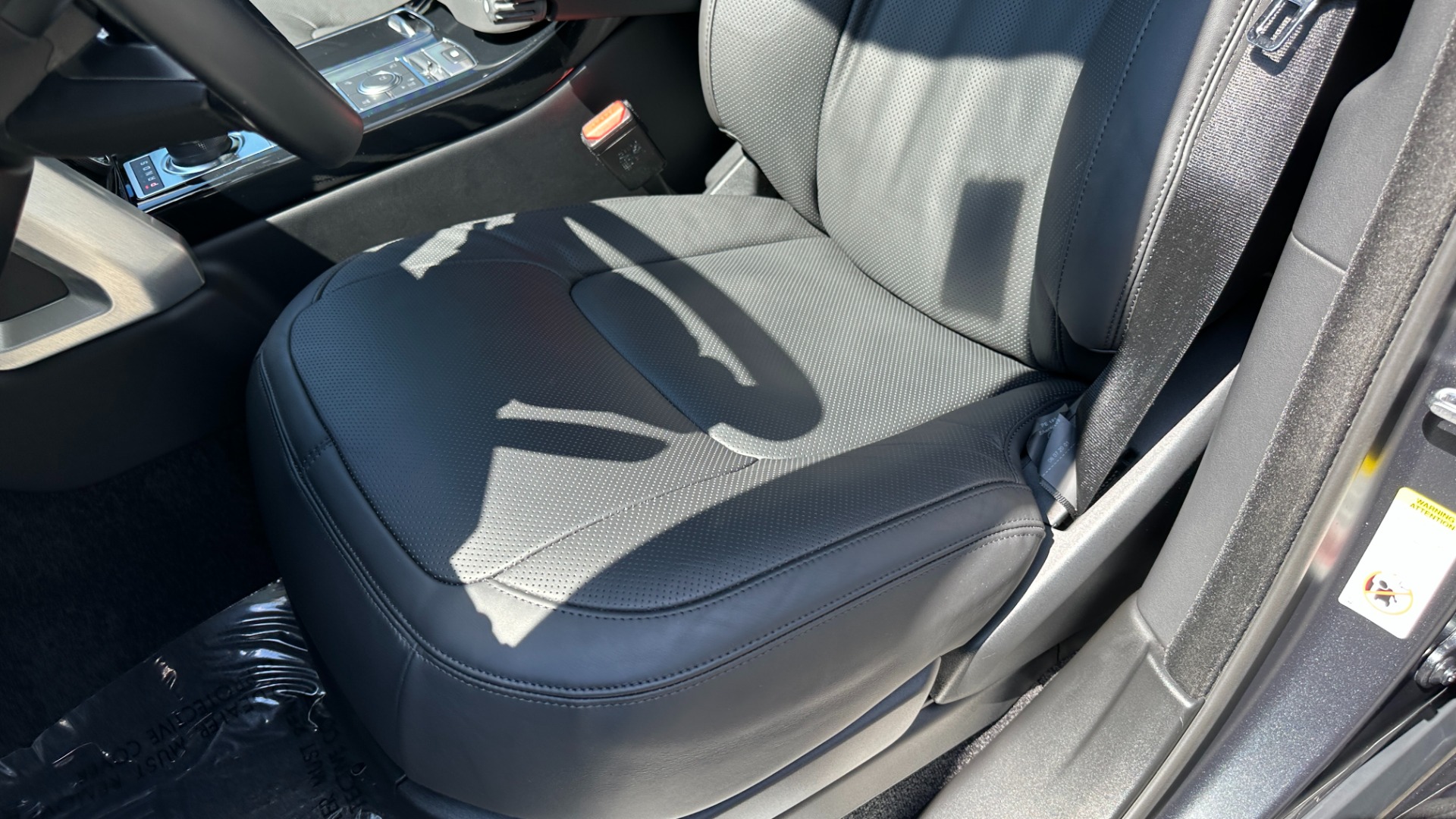 Used 2020 Land Rover Range Rover P525 HSE / SVO SATIN BLACK PAINT / GLOSS BLACK TRIM / DRIVER ASSIST for sale Sold at Formula Imports in Charlotte NC 28227 13