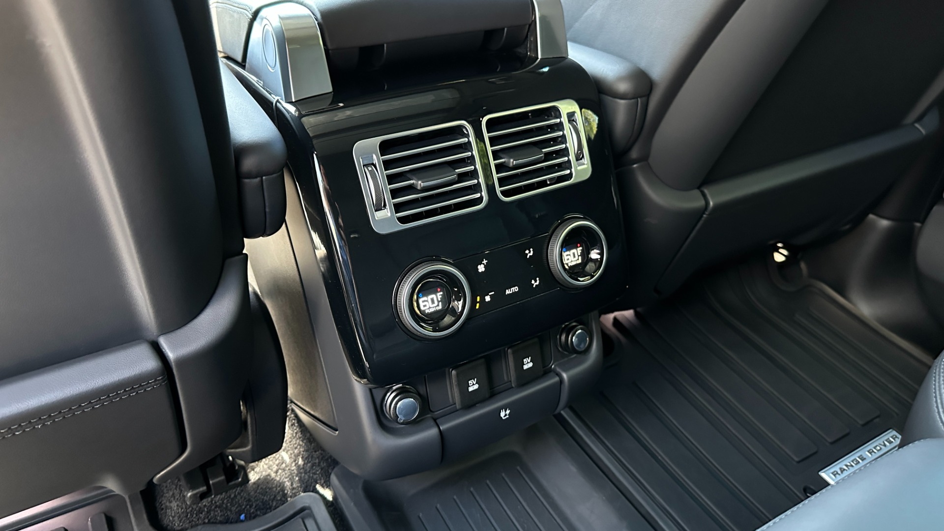 Used 2020 Land Rover Range Rover P525 HSE / SVO SATIN BLACK PAINT / GLOSS BLACK TRIM / DRIVER ASSIST for sale Sold at Formula Imports in Charlotte NC 28227 22