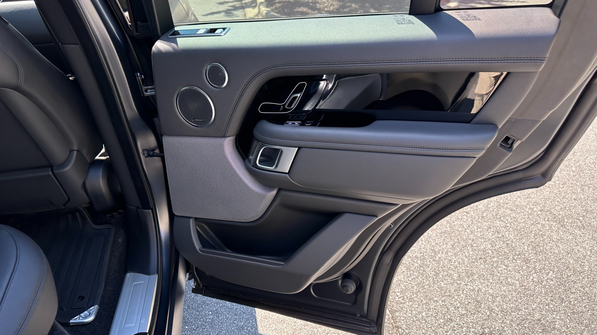 Used 2020 Land Rover Range Rover P525 HSE / SVO SATIN BLACK PAINT / GLOSS BLACK TRIM / DRIVER ASSIST for sale Sold at Formula Imports in Charlotte NC 28227 24