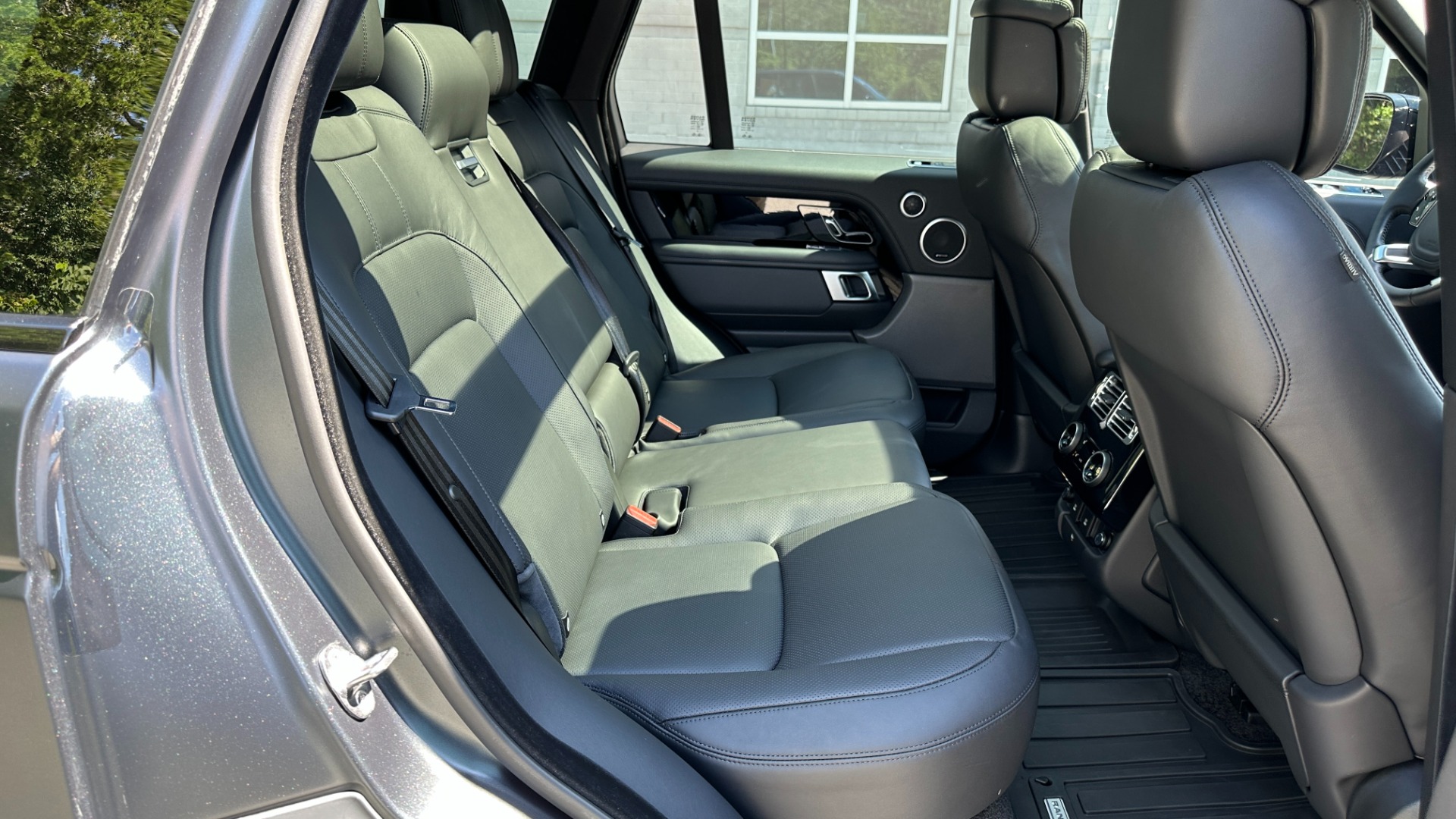 Used 2020 Land Rover Range Rover P525 HSE / SVO SATIN BLACK PAINT / GLOSS BLACK TRIM / DRIVER ASSIST for sale Sold at Formula Imports in Charlotte NC 28227 25