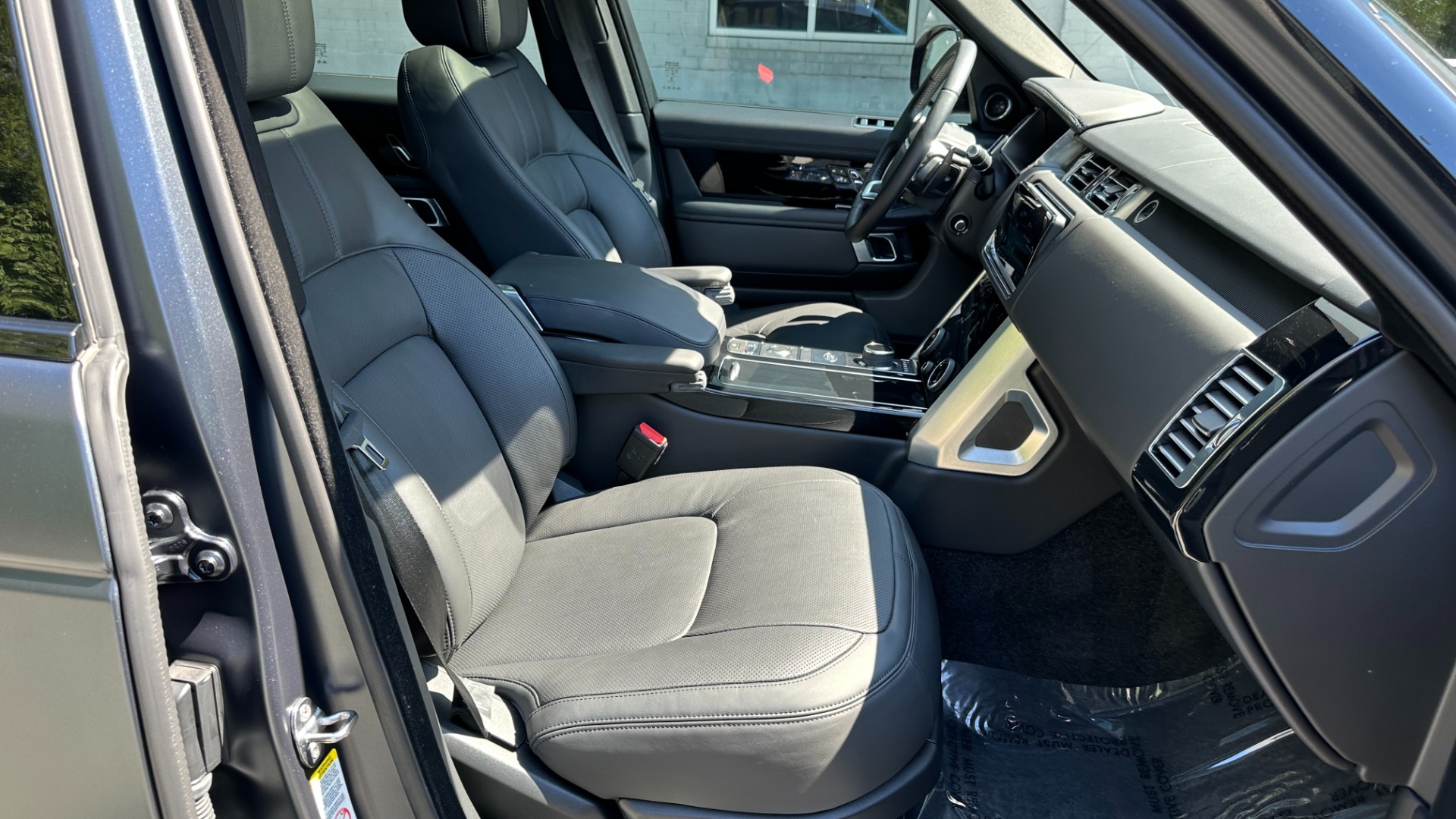 Used 2020 Land Rover Range Rover P525 HSE / SVO SATIN BLACK PAINT / GLOSS BLACK TRIM / DRIVER ASSIST for sale Sold at Formula Imports in Charlotte NC 28227 31
