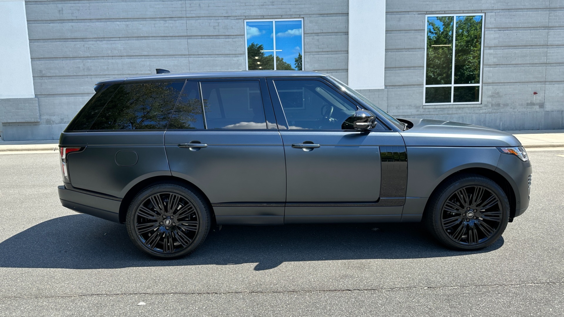 Used 2020 Land Rover Range Rover P525 HSE / SVO SATIN BLACK PAINT / GLOSS BLACK TRIM / DRIVER ASSIST for sale Sold at Formula Imports in Charlotte NC 28227 7