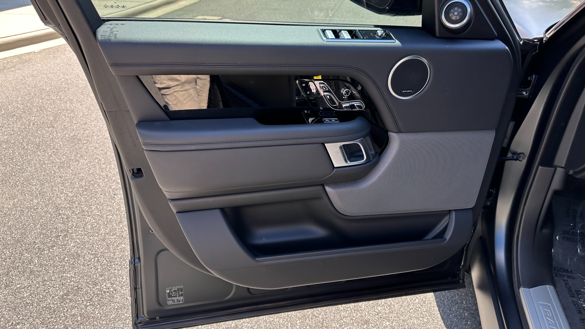 Used 2020 Land Rover Range Rover P525 HSE / SVO SATIN BLACK PAINT / GLOSS BLACK TRIM / DRIVER ASSIST for sale Sold at Formula Imports in Charlotte NC 28227 9