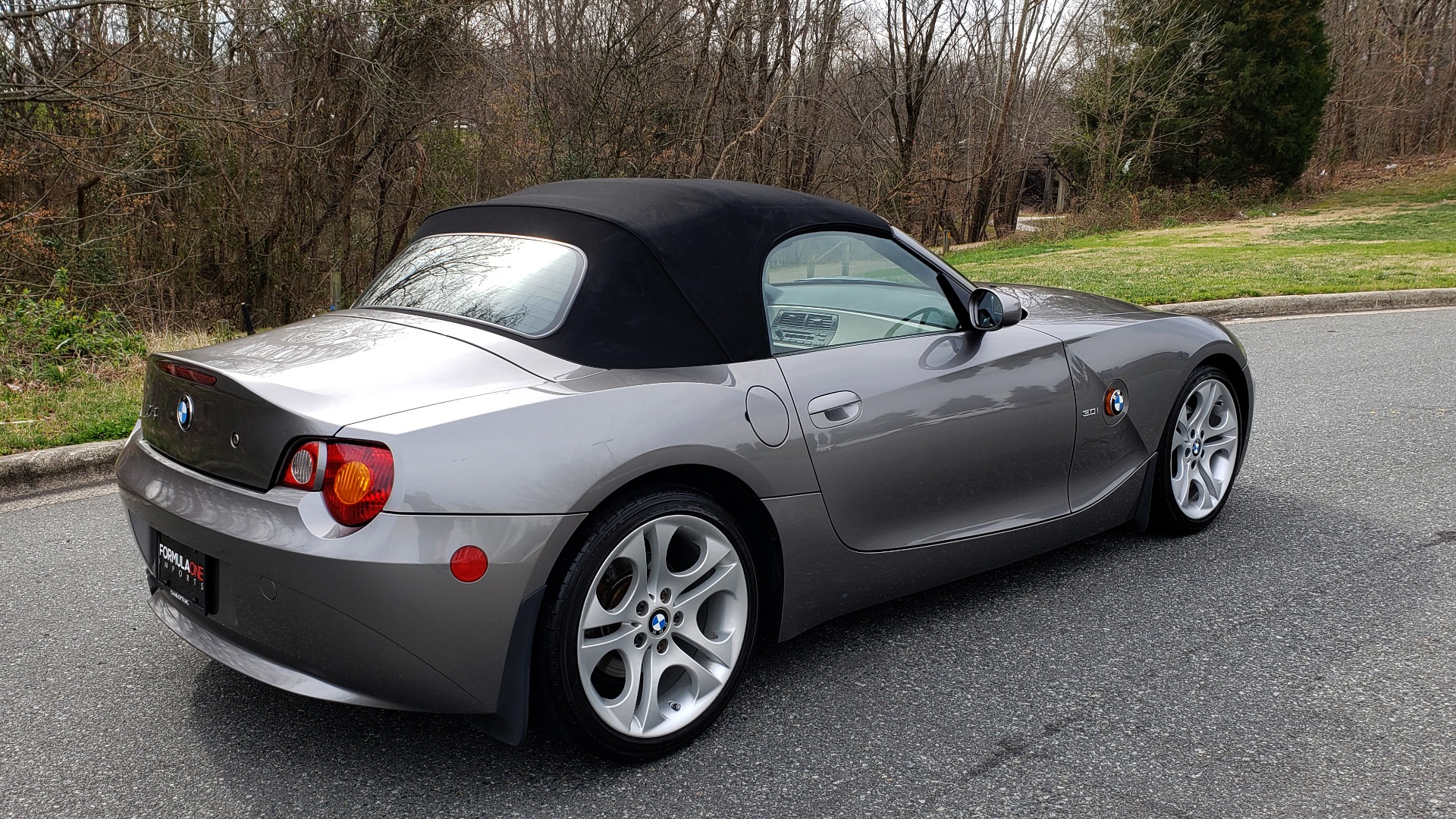 Used 2003 BMW Z4 3.0i ROADSTER / 6-SPD MAN / PREMIUM PKG / SPORT PKG / HTD STS for sale Sold at Formula Imports in Charlotte NC 28227 7