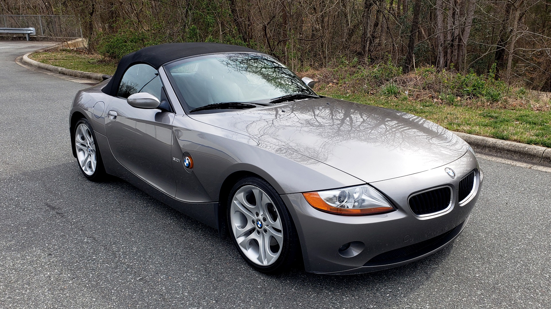 Used 2003 BMW Z4 3.0i ROADSTER / 6-SPD MAN / PREMIUM PKG / SPORT PKG / HTD STS for sale Sold at Formula Imports in Charlotte NC 28227 9