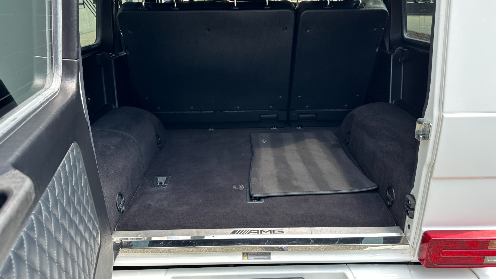Used 2014 Mercedes-Benz G-Class G 63 AMG / DESIGNO LEATHER / DIAMOND STITCH / SPORTS SEATS / PA6 PKG for sale $67,995 at Formula Imports in Charlotte NC 28227 38