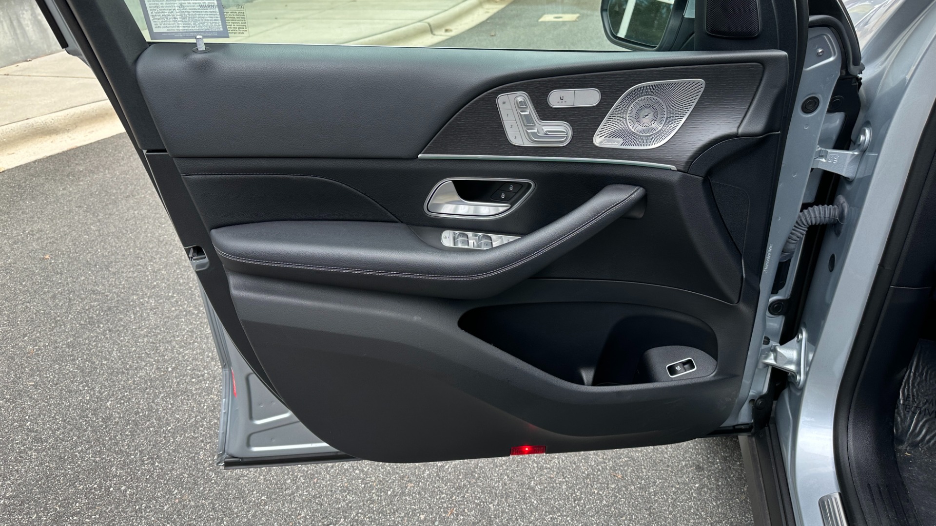 Used 2022 Mercedes-Benz GLE GLE350 / 20IN WHEELS / PREMIUM PACKAGE / OAK WOOD TRIM for sale Sold at Formula Imports in Charlotte NC 28227 10