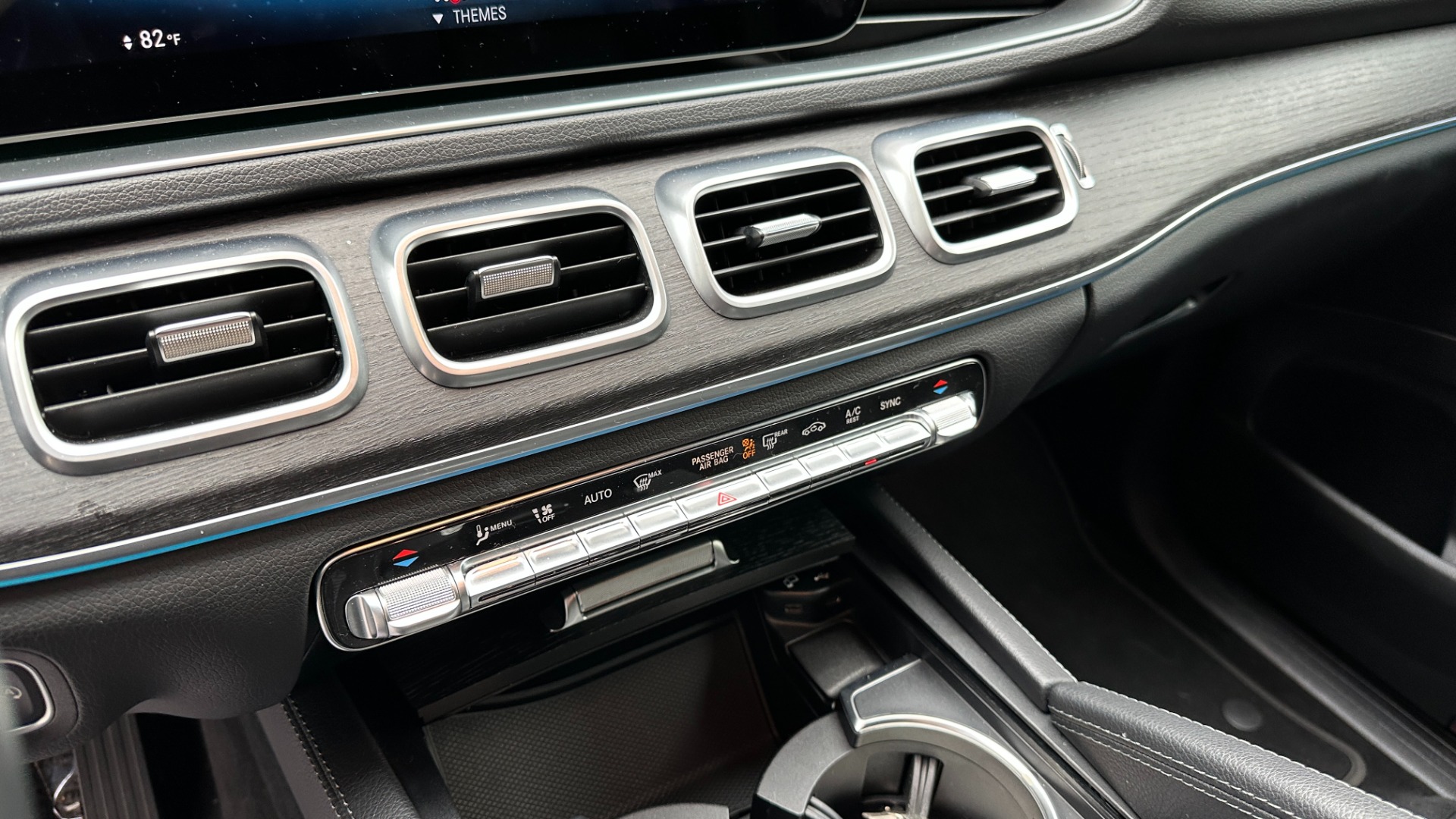 Used 2022 Mercedes-Benz GLE GLE350 / 20IN WHEELS / PREMIUM PACKAGE / OAK WOOD TRIM for sale $56,000 at Formula Imports in Charlotte NC 28227 17