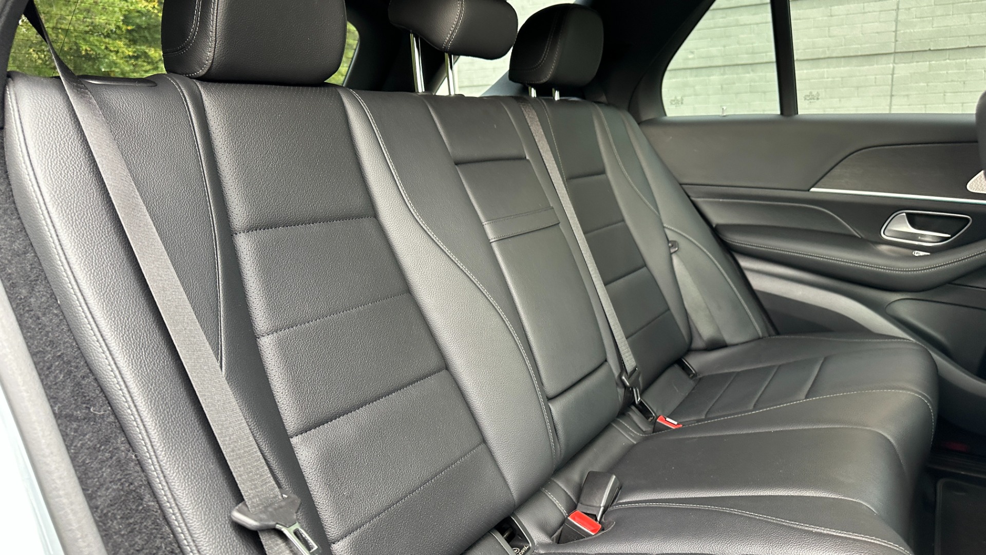 Used 2022 Mercedes-Benz GLE GLE350 / 20IN WHEELS / PREMIUM PACKAGE / OAK WOOD TRIM for sale $56,000 at Formula Imports in Charlotte NC 28227 27