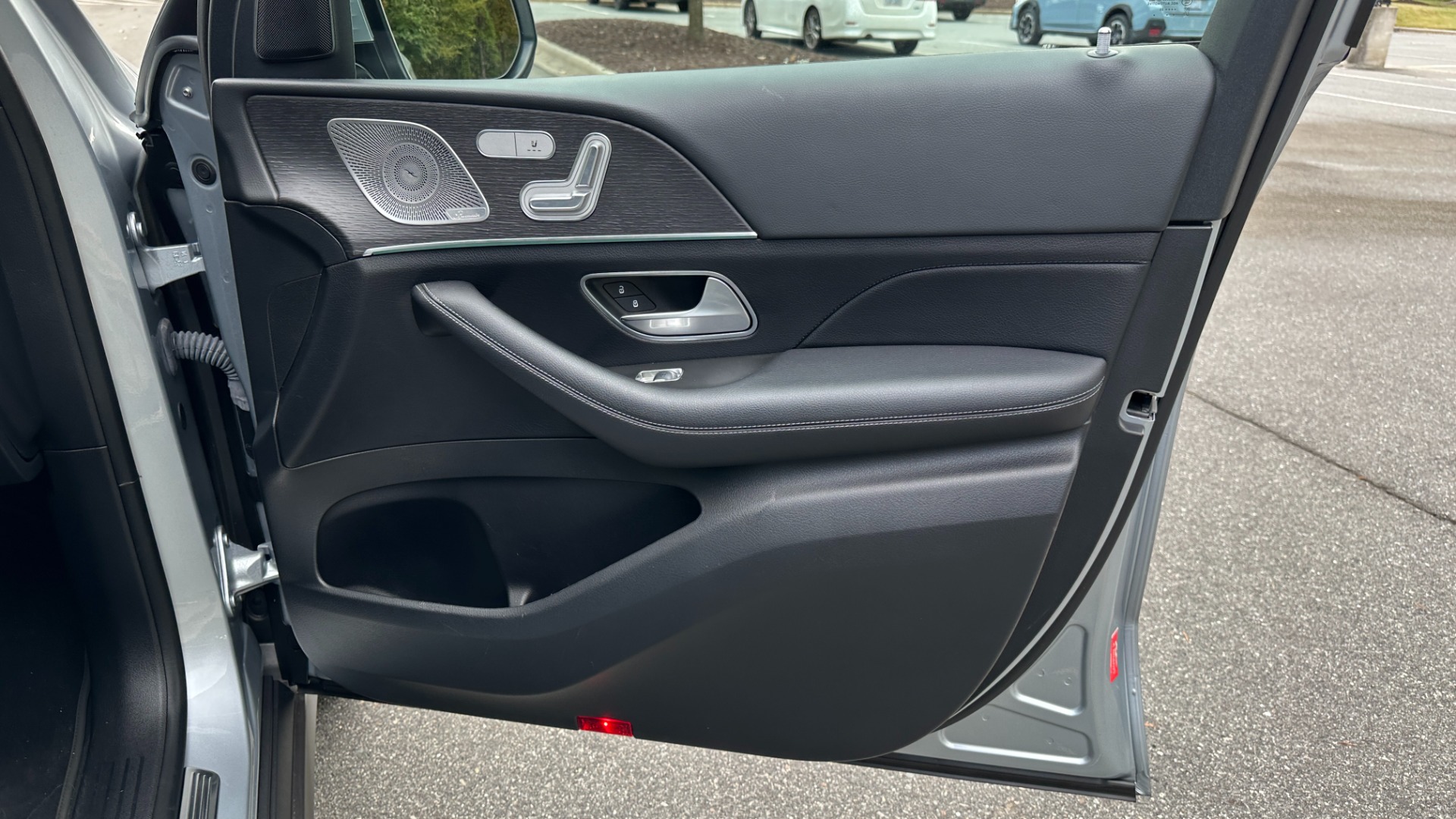 Used 2022 Mercedes-Benz GLE GLE350 / 20IN WHEELS / PREMIUM PACKAGE / OAK WOOD TRIM for sale $56,000 at Formula Imports in Charlotte NC 28227 29