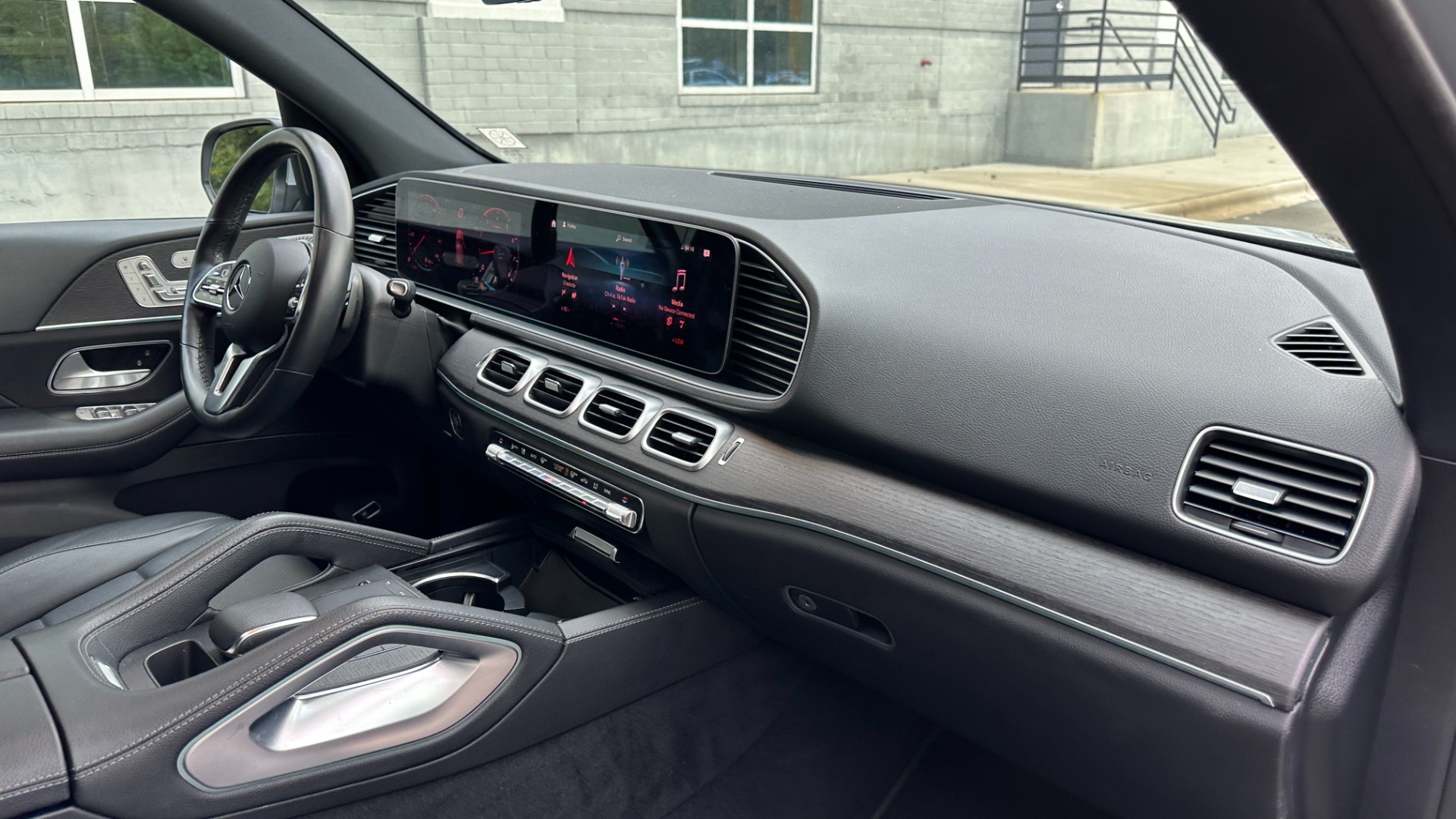 Used 2022 Mercedes-Benz GLE GLE350 / 20IN WHEELS / PREMIUM PACKAGE / OAK WOOD TRIM for sale Sold at Formula Imports in Charlotte NC 28227 30
