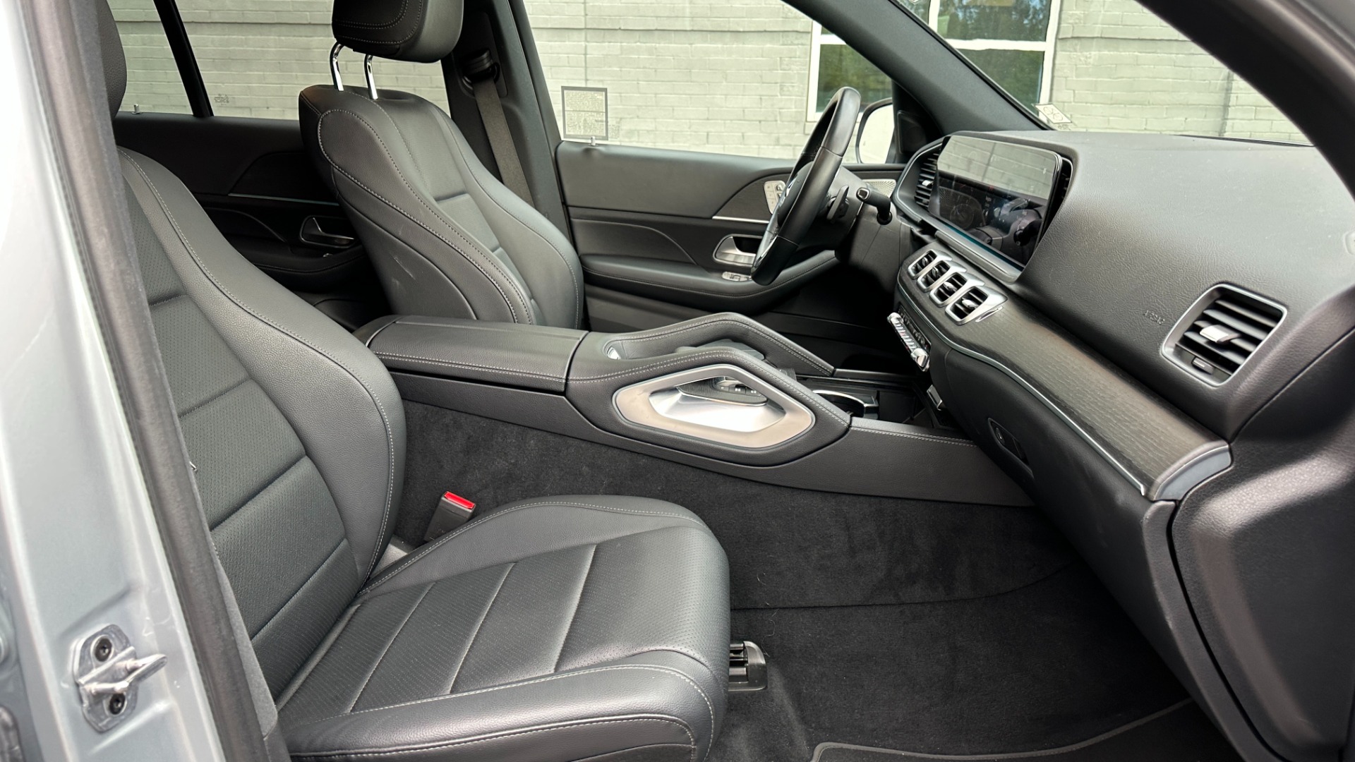 Used 2022 Mercedes-Benz GLE GLE350 / 20IN WHEELS / PREMIUM PACKAGE / OAK WOOD TRIM for sale $56,000 at Formula Imports in Charlotte NC 28227 31
