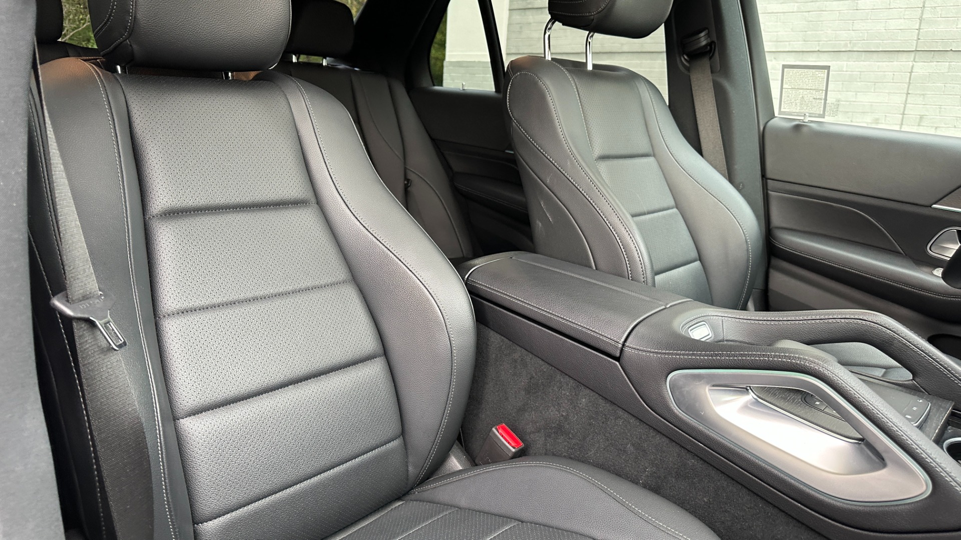 Used 2022 Mercedes-Benz GLE GLE350 / 20IN WHEELS / PREMIUM PACKAGE / OAK WOOD TRIM for sale Sold at Formula Imports in Charlotte NC 28227 32