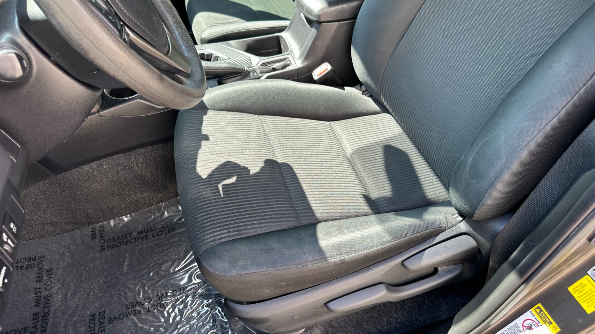 Used 2015 Toyota RAV4 LE / CLOTH / 4CYL ENGINE / ROOF RAILS for sale Sold at Formula Imports in Charlotte NC 28227 14