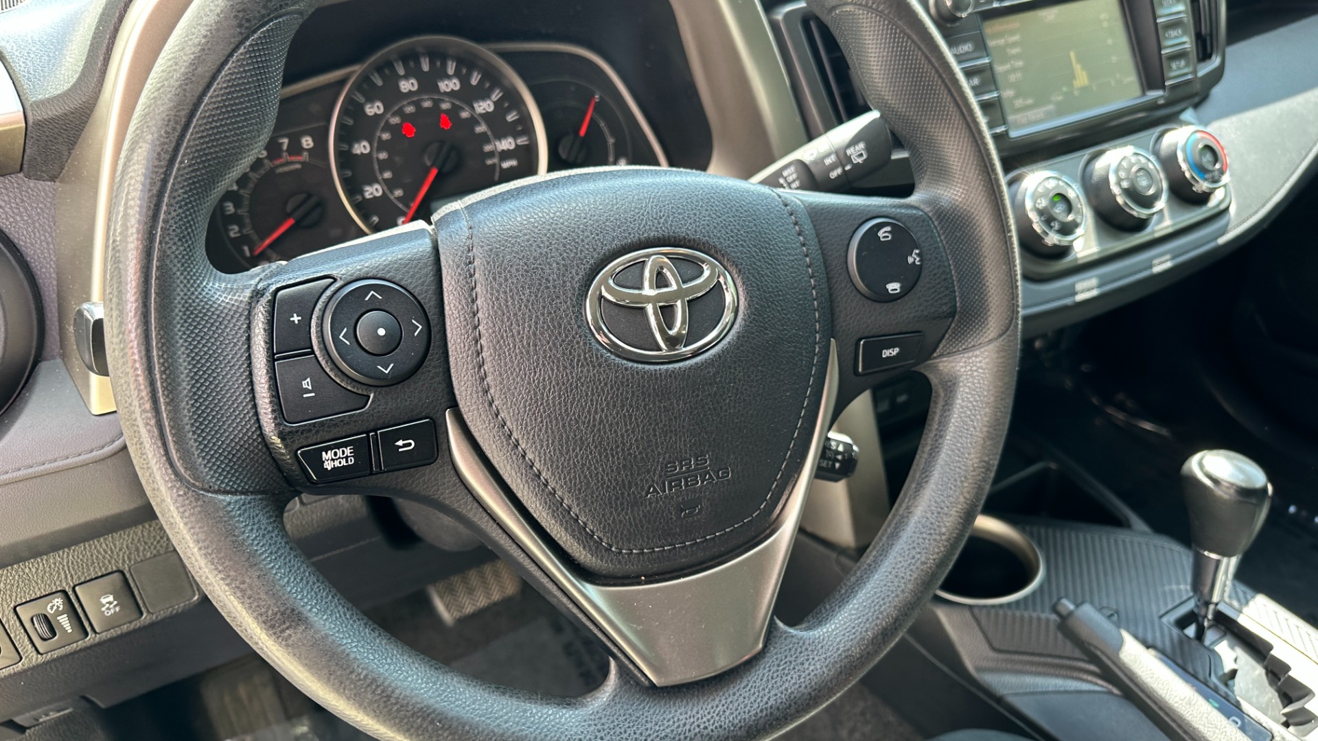 Used 2015 Toyota RAV4 LE / CLOTH / 4CYL ENGINE / ROOF RAILS for sale Sold at Formula Imports in Charlotte NC 28227 17