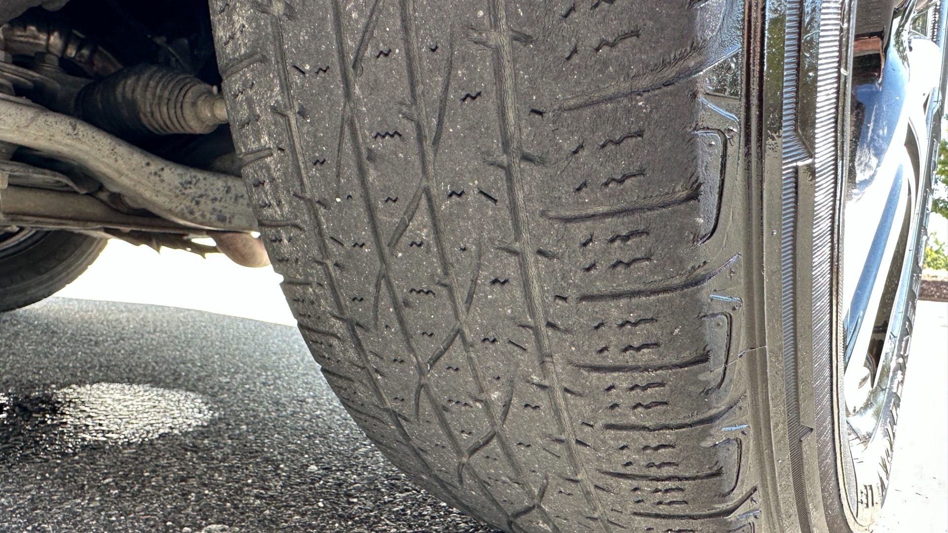 Used 2015 Toyota RAV4 LE / CLOTH / 4CYL ENGINE / ROOF RAILS for sale Sold at Formula Imports in Charlotte NC 28227 38