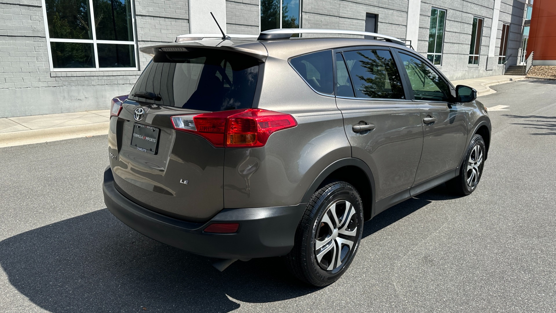 Used 2015 Toyota RAV4 LE / CLOTH / 4CYL ENGINE / ROOF RAILS for sale Sold at Formula Imports in Charlotte NC 28227 4