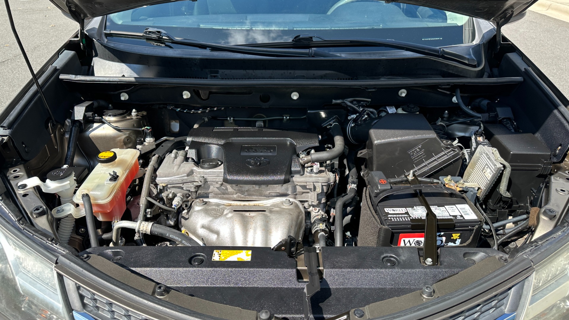 Used 2015 Toyota RAV4 LE / CLOTH / 4CYL ENGINE / ROOF RAILS for sale Sold at Formula Imports in Charlotte NC 28227 42