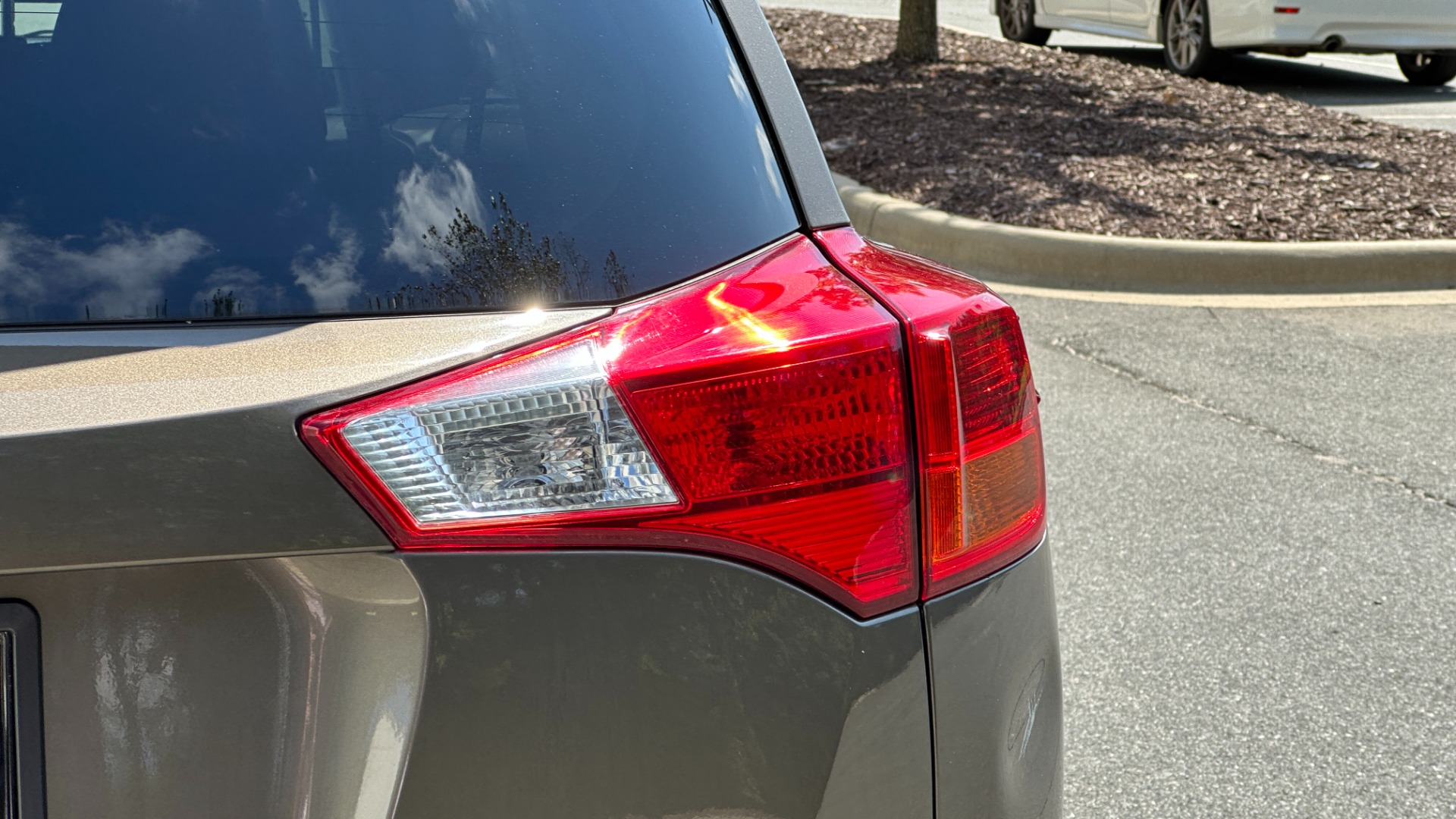 Used 2015 Toyota RAV4 LE / CLOTH / 4CYL ENGINE / ROOF RAILS for sale Sold at Formula Imports in Charlotte NC 28227 46