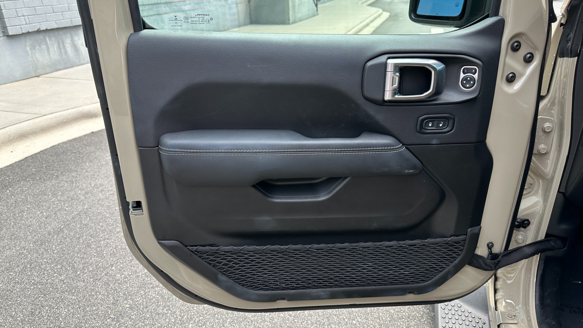Used 2022 Jeep Wrangler UNLIMITED SAHARA / SKY ONE TOUCH TOP / COLD WEATHER PKG / LEATHER for sale Sold at Formula Imports in Charlotte NC 28227 10