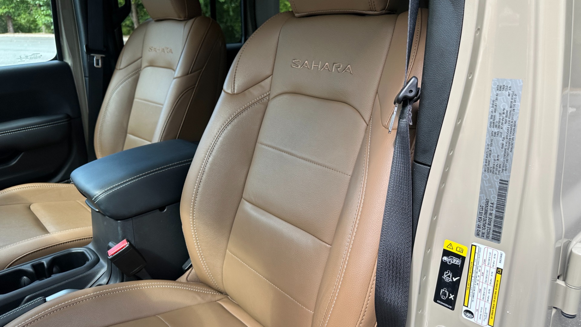 Used 2022 Jeep Wrangler UNLIMITED SAHARA / SKY ONE TOUCH TOP / COLD WEATHER PKG / LEATHER for sale Sold at Formula Imports in Charlotte NC 28227 13