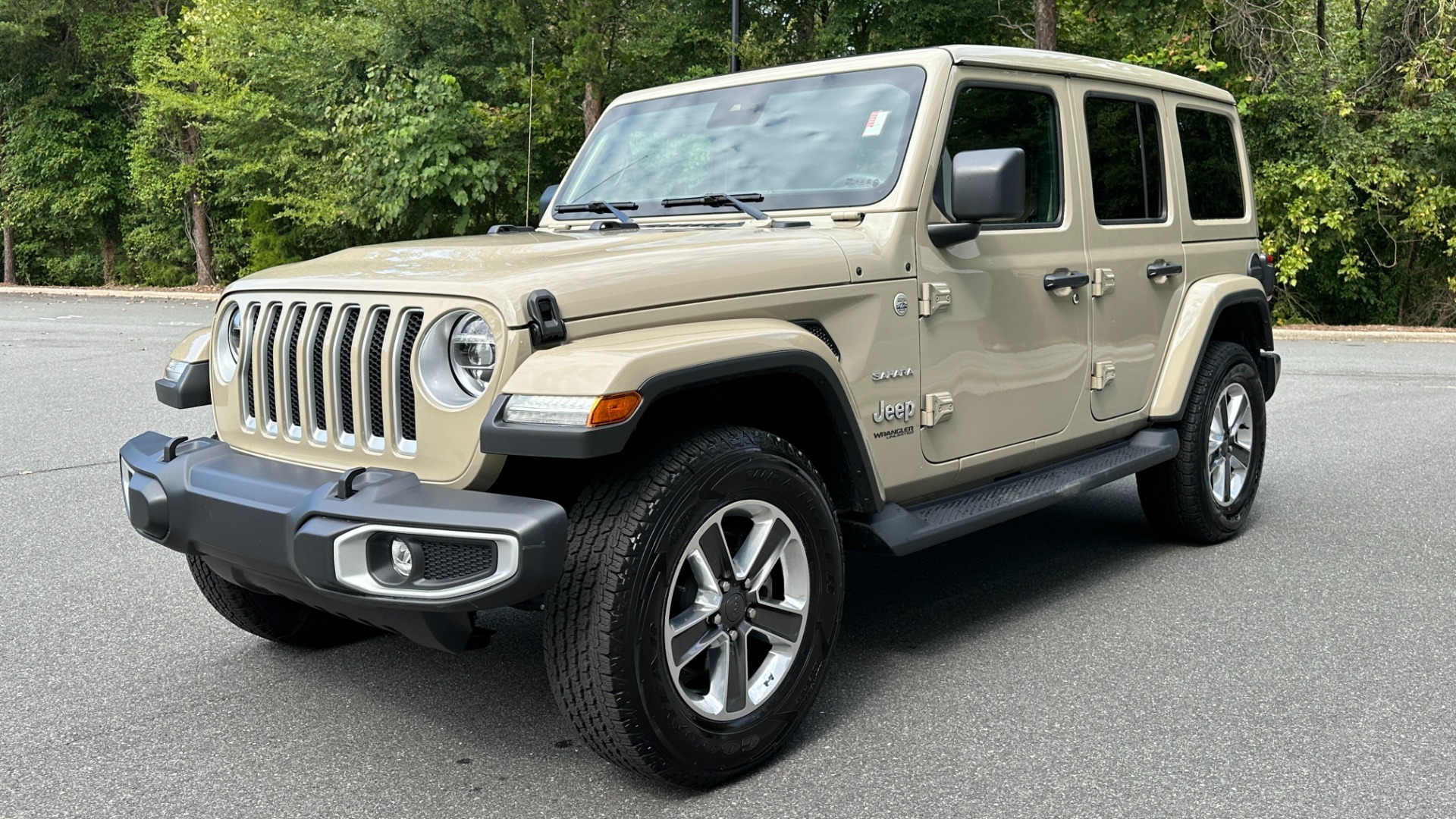 Used 2022 Jeep Wrangler UNLIMITED SAHARA / SKY ONE TOUCH TOP / COLD WEATHER PKG / LEATHER for sale Sold at Formula Imports in Charlotte NC 28227 2