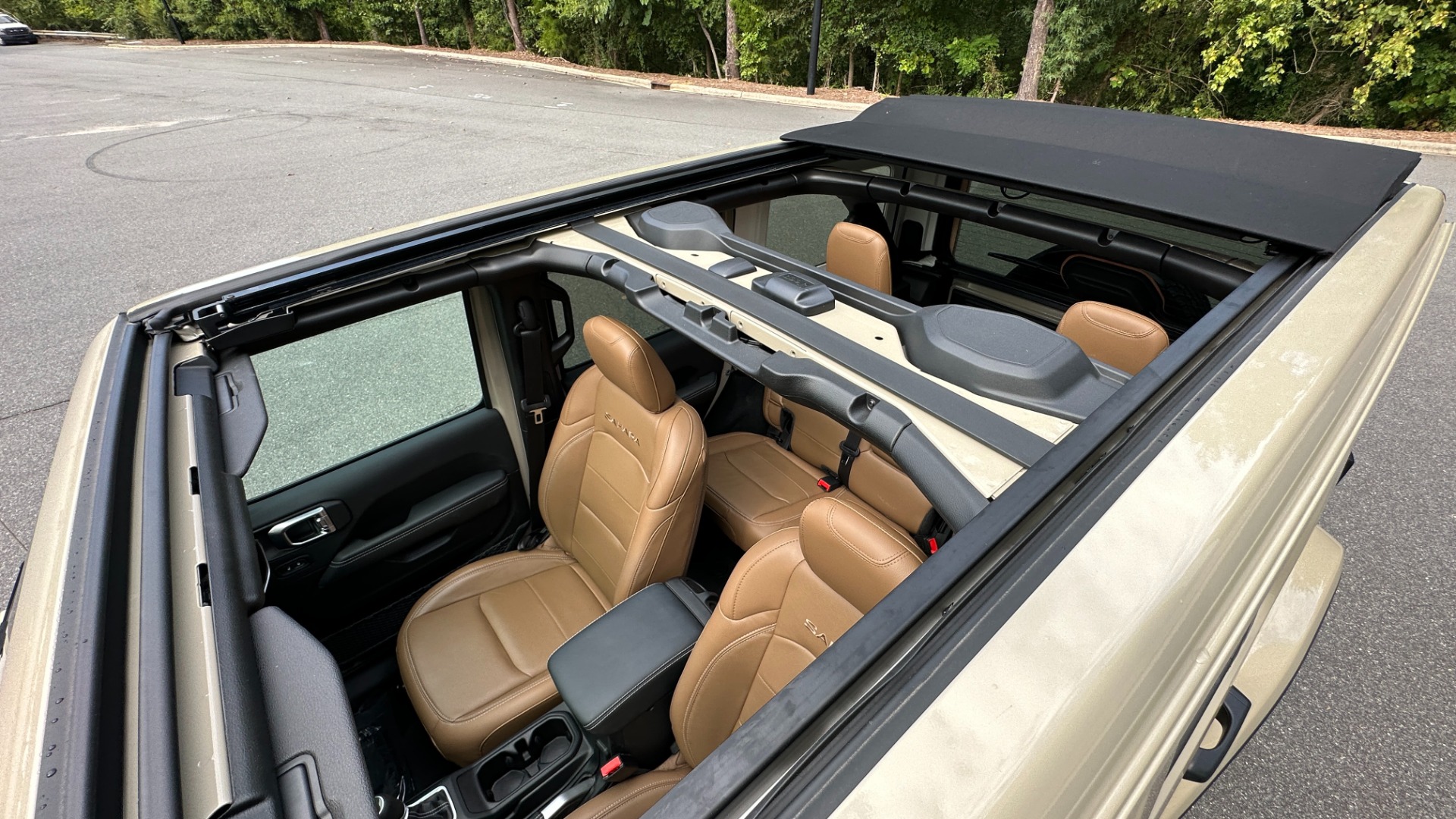 Used 2022 Jeep Wrangler UNLIMITED SAHARA / SKY ONE TOUCH TOP / COLD WEATHER PKG / LEATHER for sale Sold at Formula Imports in Charlotte NC 28227 23