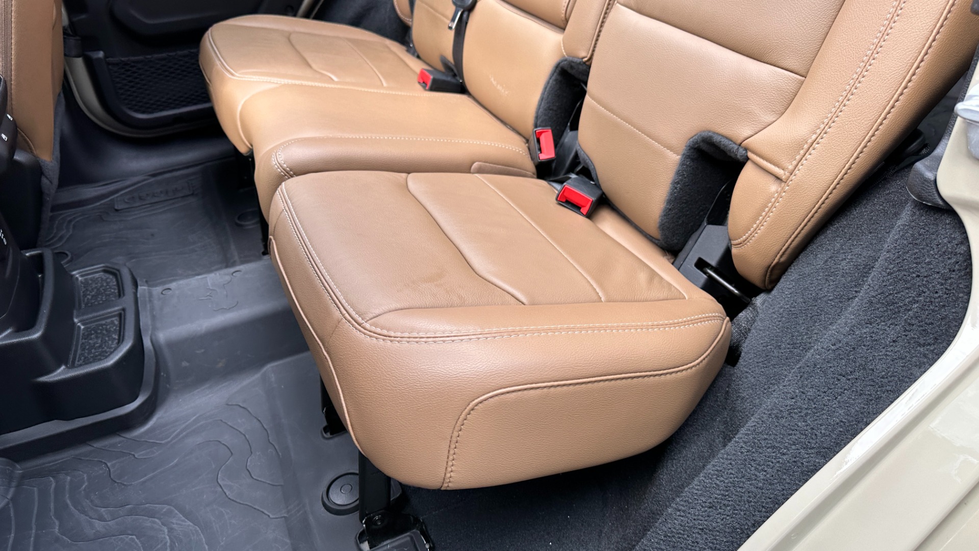 Used 2022 Jeep Wrangler UNLIMITED SAHARA / SKY ONE TOUCH TOP / COLD WEATHER PKG / LEATHER for sale Sold at Formula Imports in Charlotte NC 28227 27