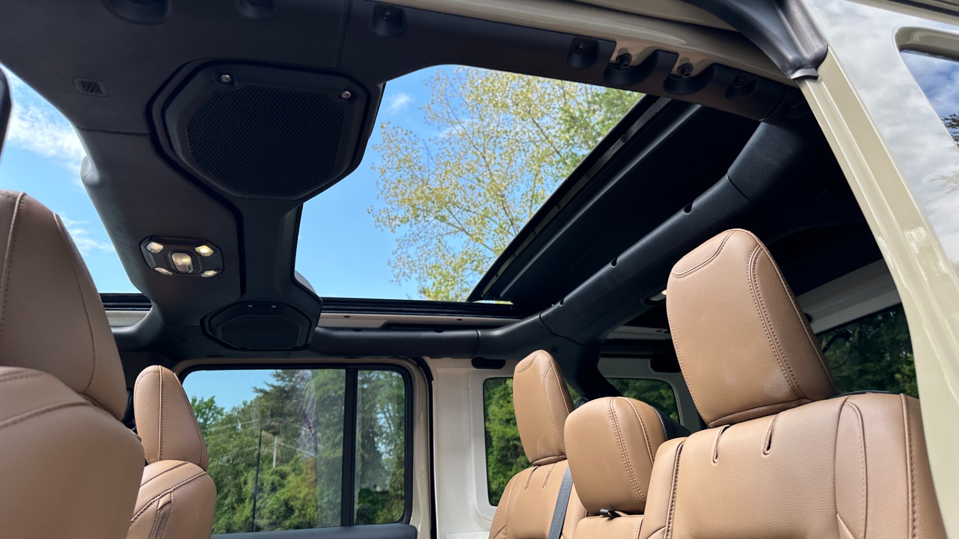 Used 2022 Jeep Wrangler UNLIMITED SAHARA / SKY ONE TOUCH TOP / COLD WEATHER PKG / LEATHER for sale Sold at Formula Imports in Charlotte NC 28227 28