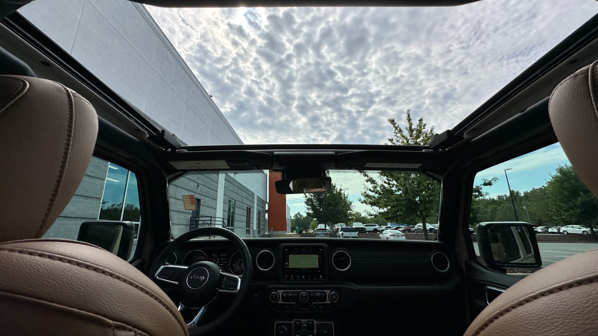 Used 2022 Jeep Wrangler UNLIMITED SAHARA / SKY ONE TOUCH TOP / COLD WEATHER PKG / LEATHER for sale Sold at Formula Imports in Charlotte NC 28227 31
