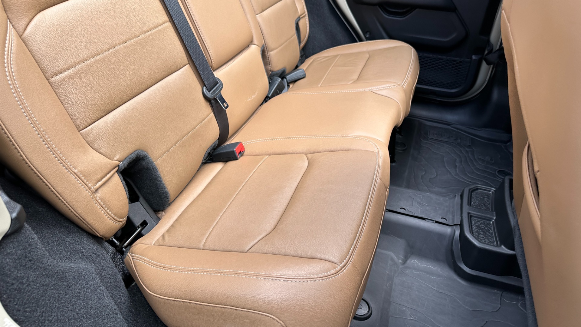 Used 2022 Jeep Wrangler UNLIMITED SAHARA / SKY ONE TOUCH TOP / COLD WEATHER PKG / LEATHER for sale Sold at Formula Imports in Charlotte NC 28227 35
